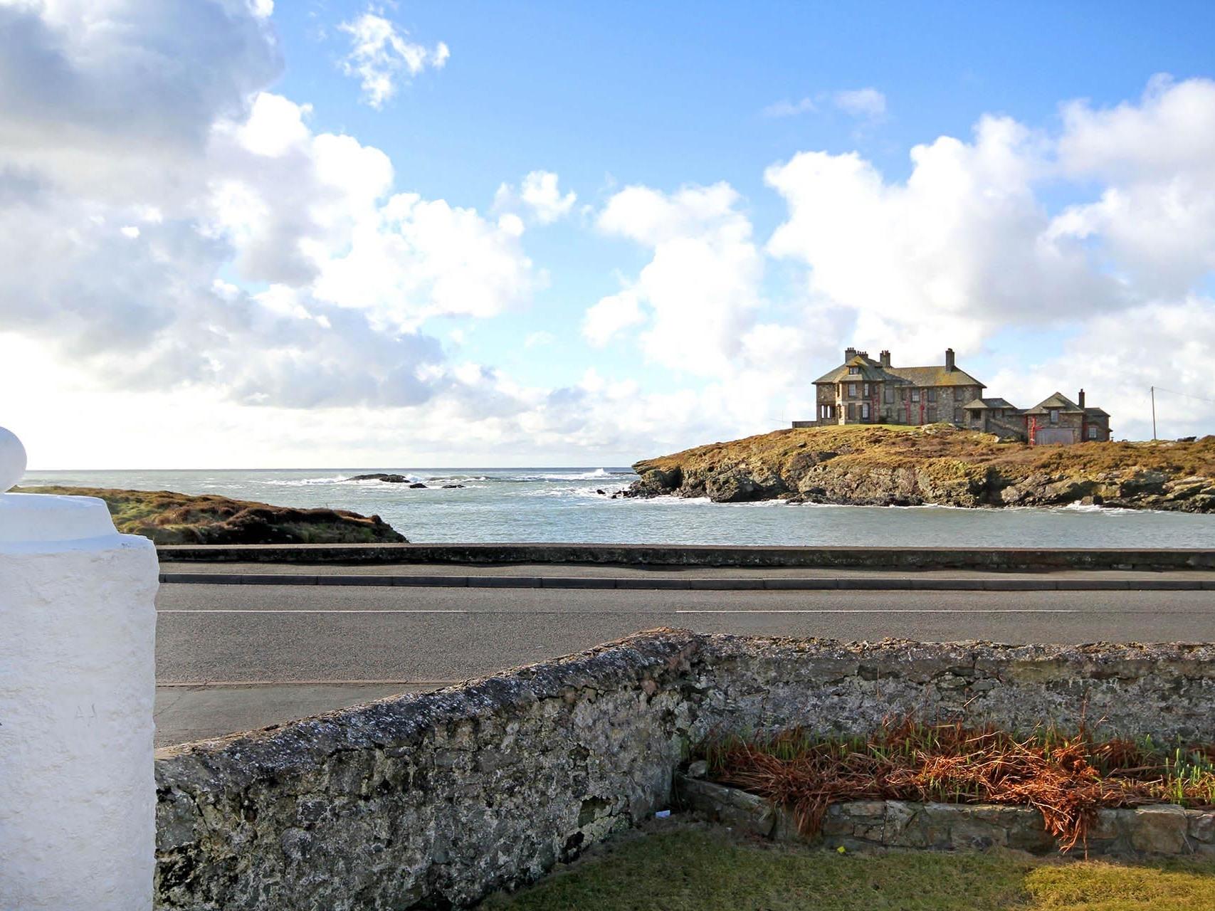 Holiday Cottage Reviews for Angorfa - Cottage Holiday in Trearddur Bay, Isle Of Anglesey