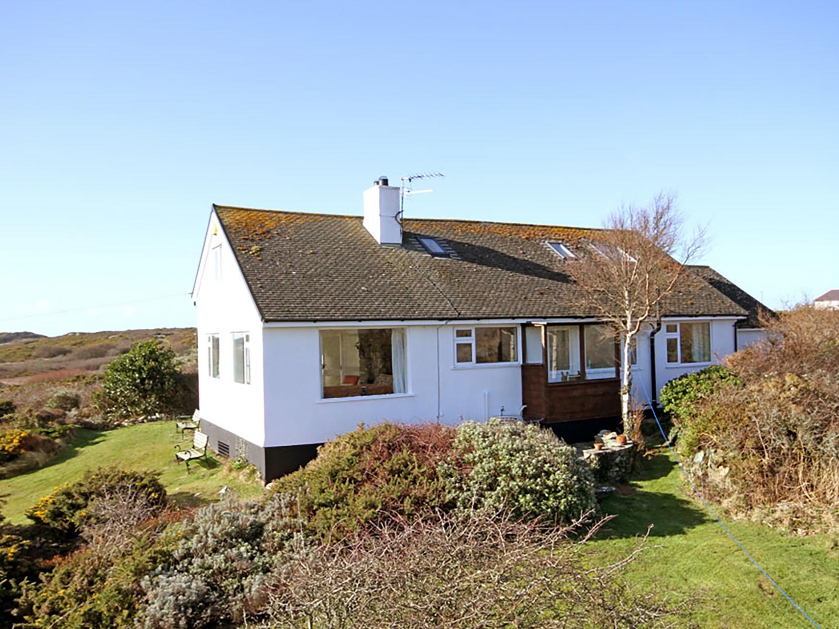 Holiday Cottage Reviews for Cerrig - Self Catering Property in Trearddur Bay, Isle Of Anglesey