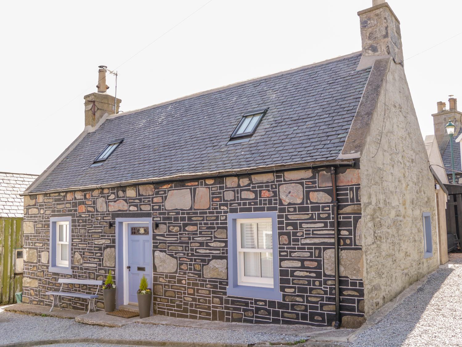 Holiday Cottage Reviews for 36 Sandend Village - Cottage Holiday in Banff, Aberdeenshire