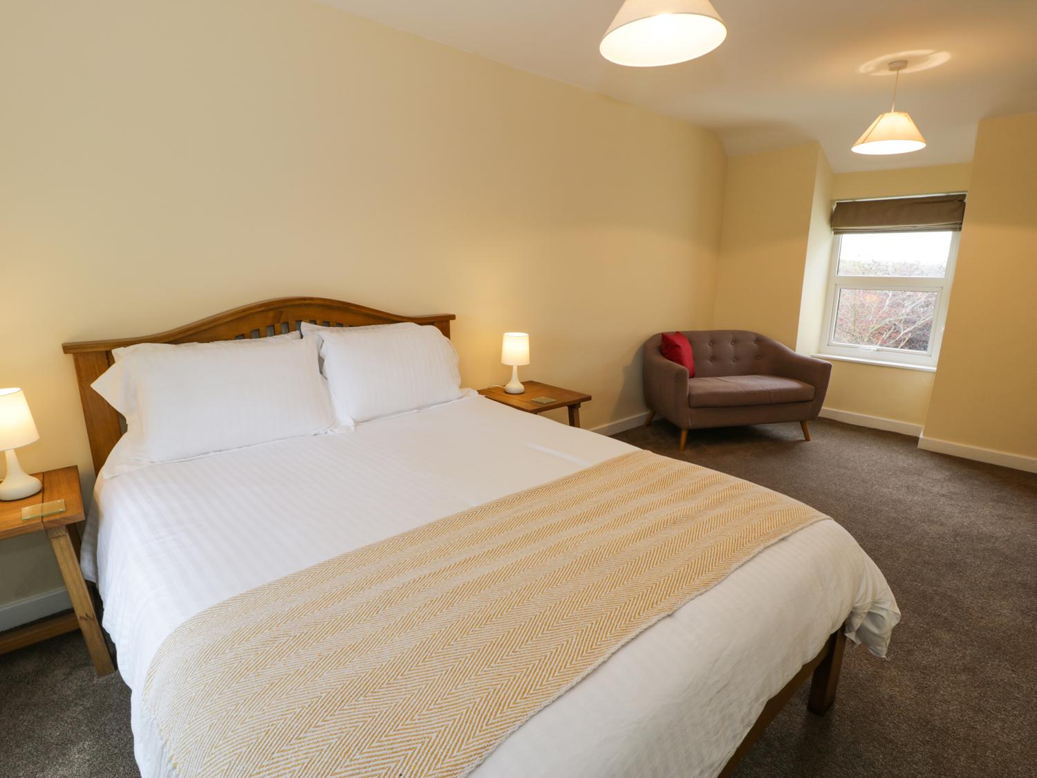 Sc 1559303820844 985267 16