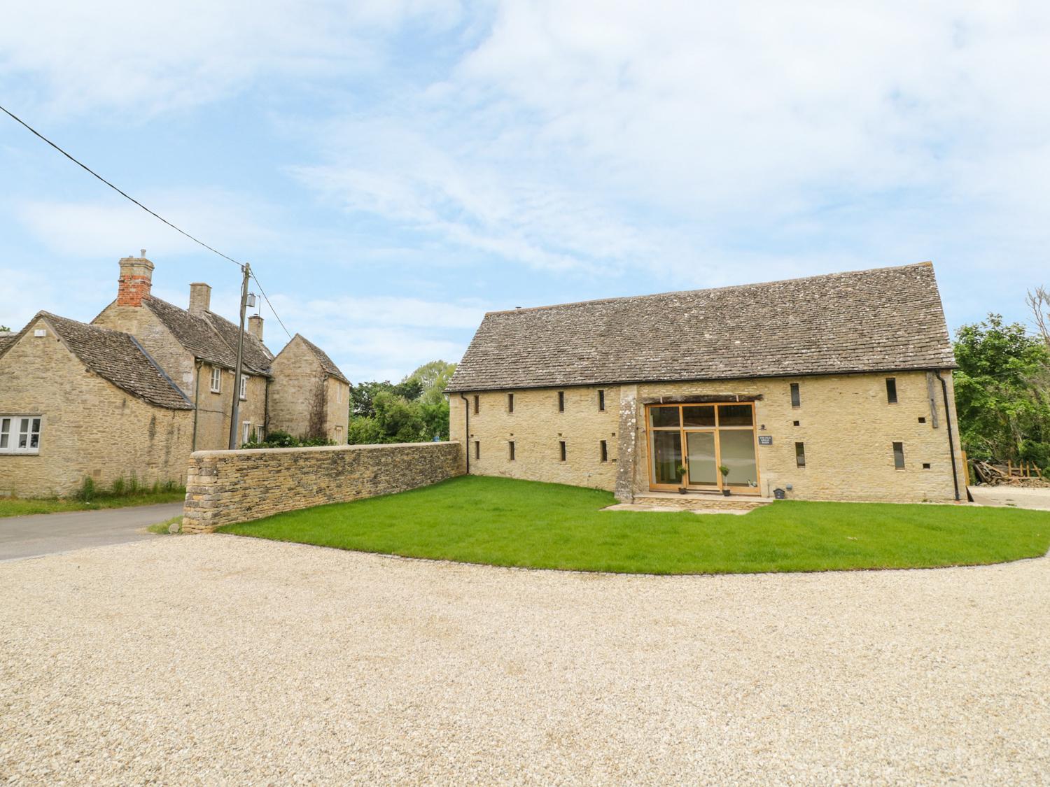 Holiday Cottage Reviews for The Old Great Barn - Self Catering in Burford, Oxfordshire