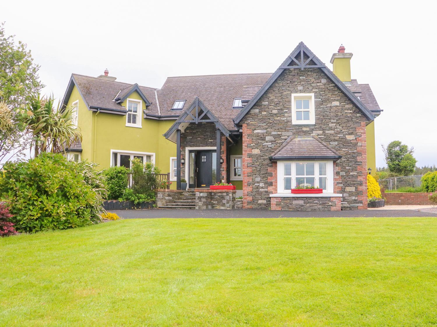 Holiday Cottage Reviews for Croughmore West - Holiday Cottage in Killarney, Kerry