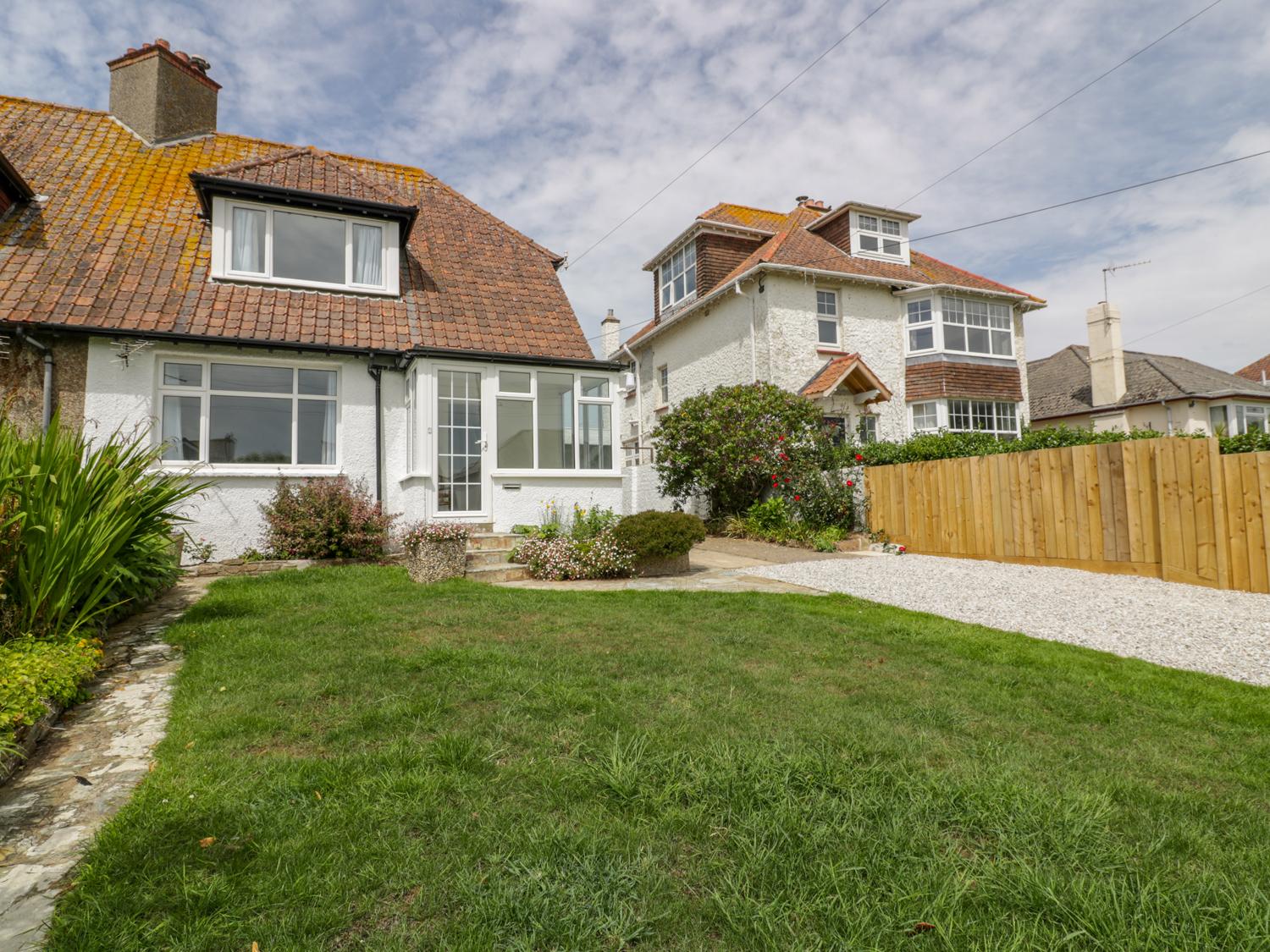 Holiday Cottage Reviews for Number 37 - Cottage Holiday in Bude, Cornwall inc Scilly