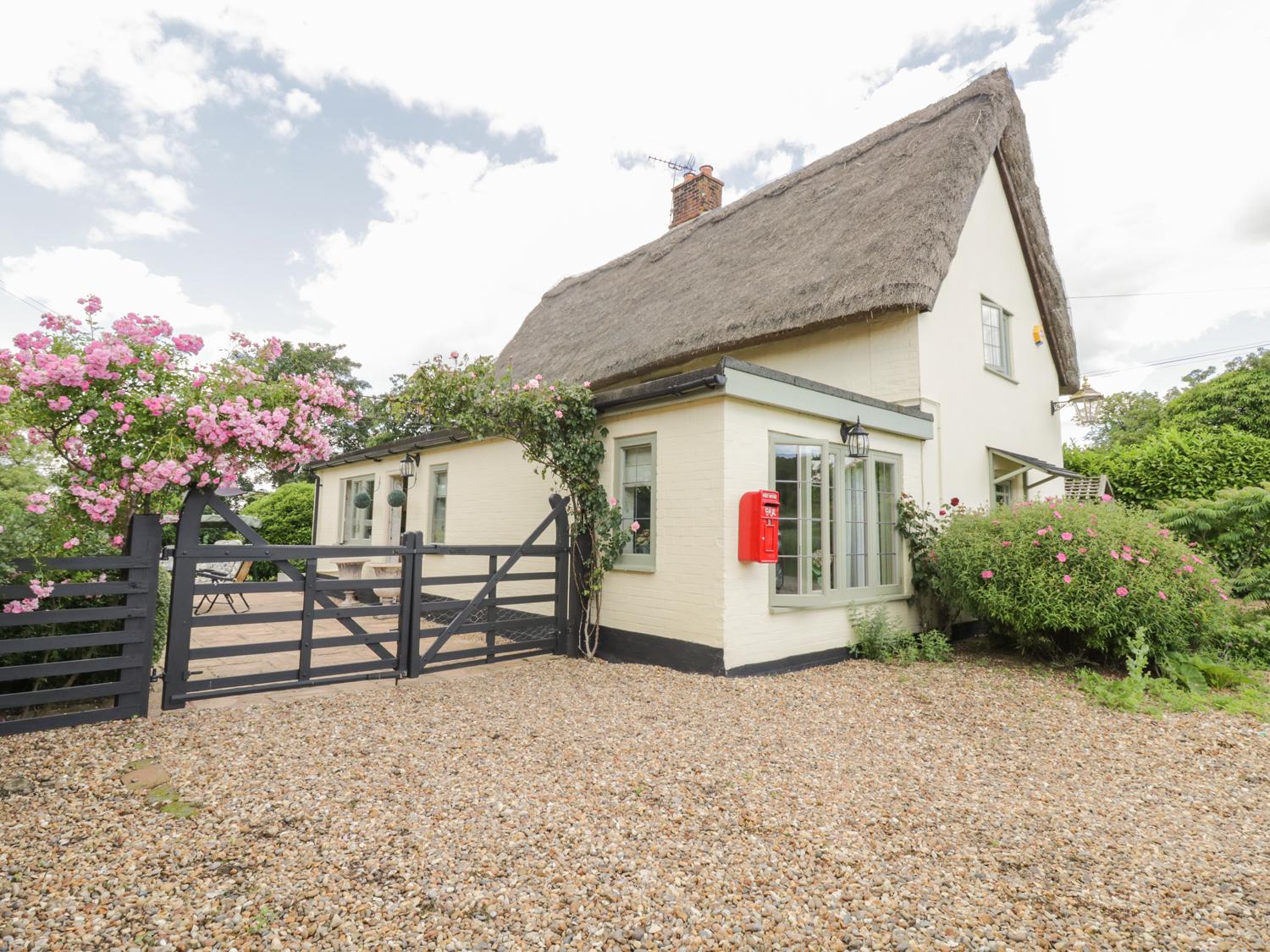 Holiday Cottage Reviews for Waveney Cottage - Holiday Cottage in Harleston, Suffolk