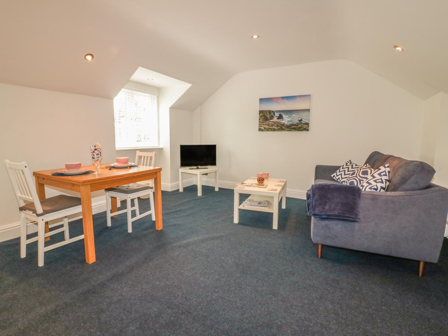Holiday Cottage Reviews for Summer Breezes - Holiday Cottage in Crantock, Cornwall inc Scilly