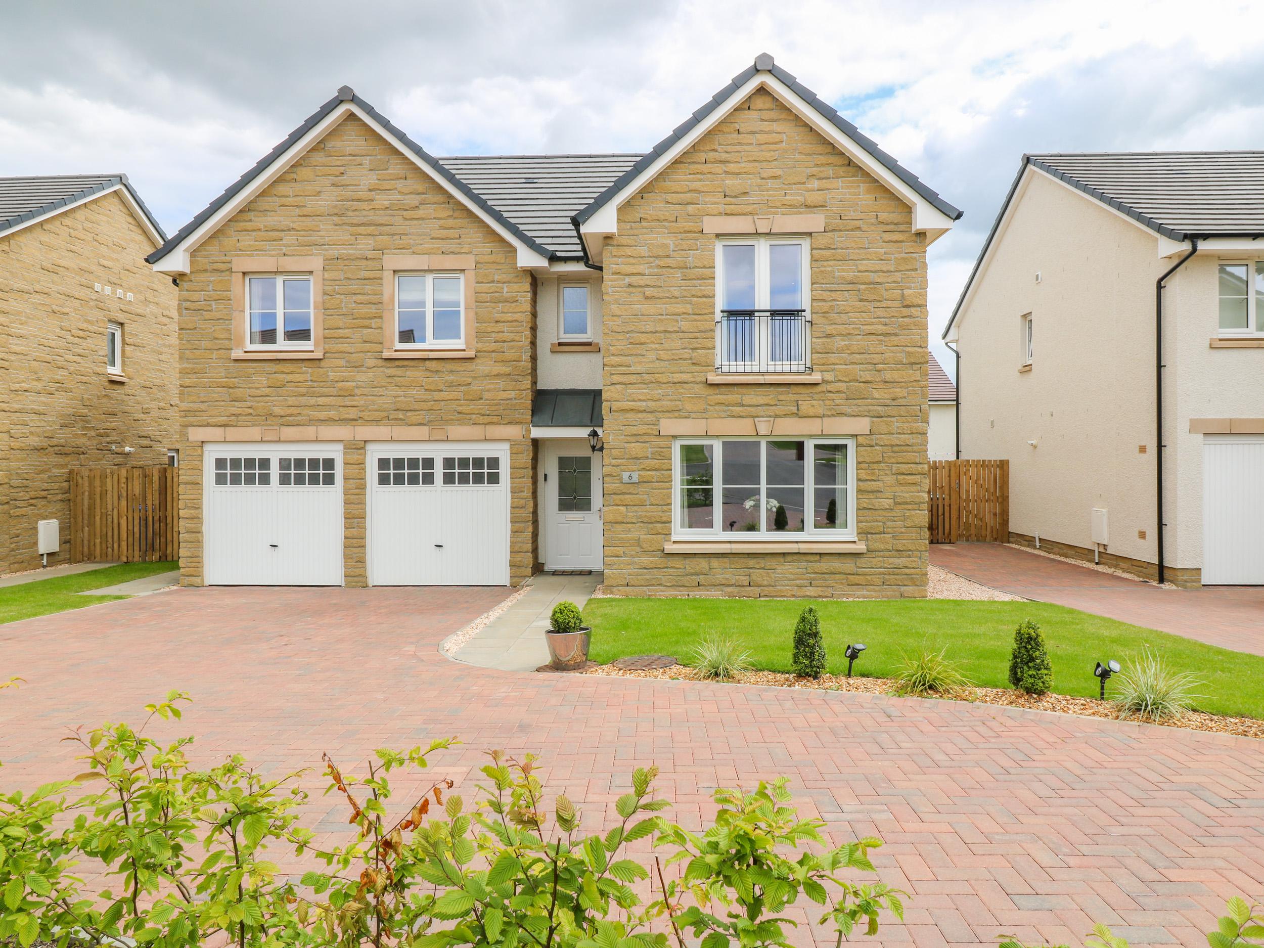 6 Whitecraigs Crescent