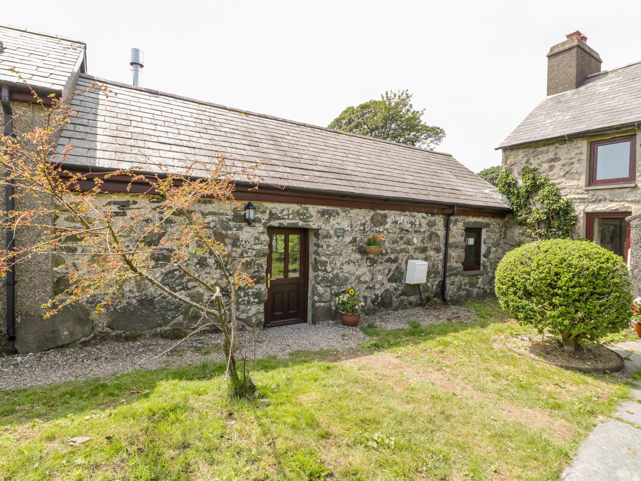 Holiday Cottage Reviews for Melin Bach - Holiday Cottage in Porthmadog, Gwynedd