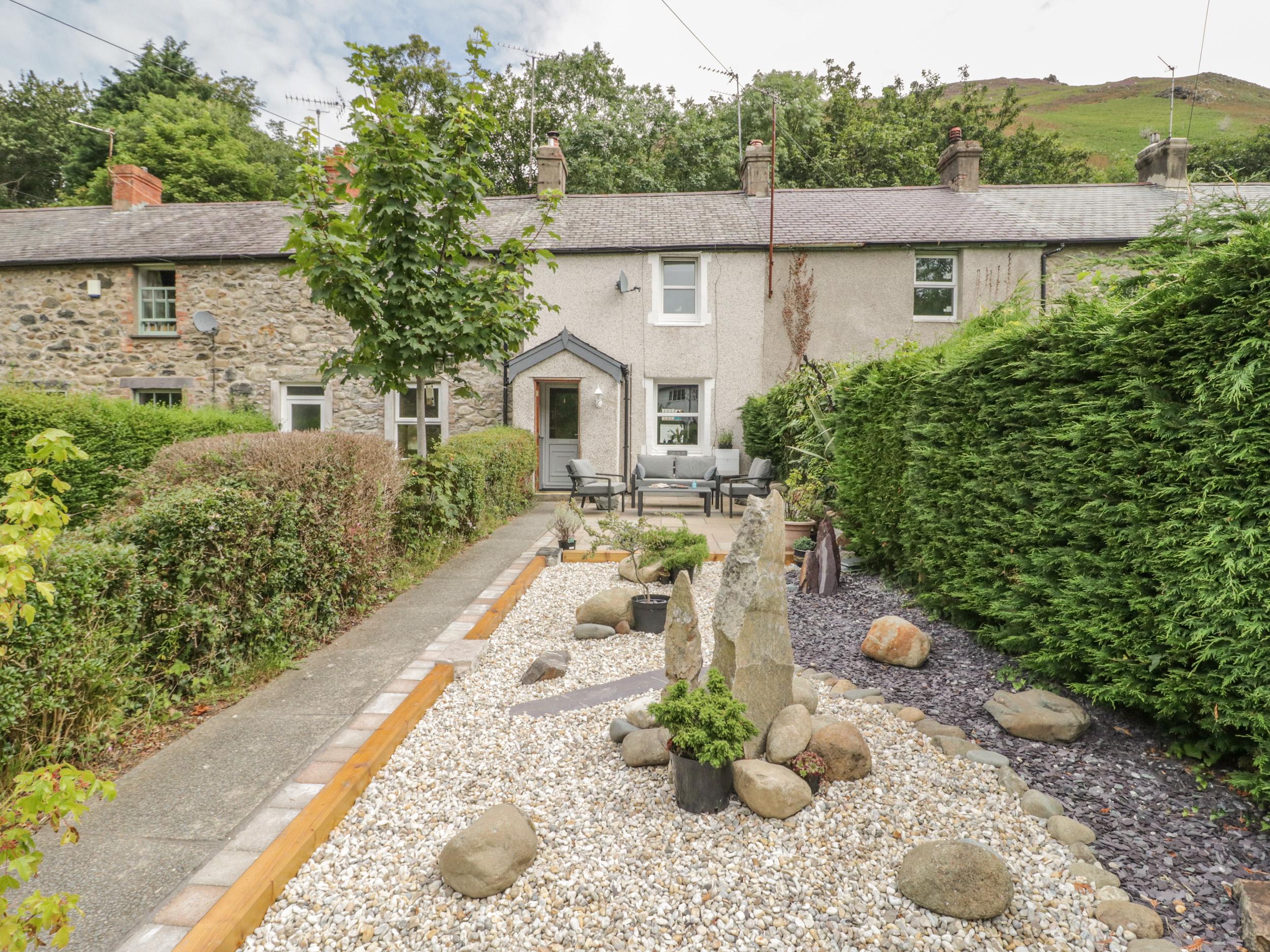 Holiday Cottage Reviews for Cae Bach - Holiday Cottage in Penmaenmawr, Conwy