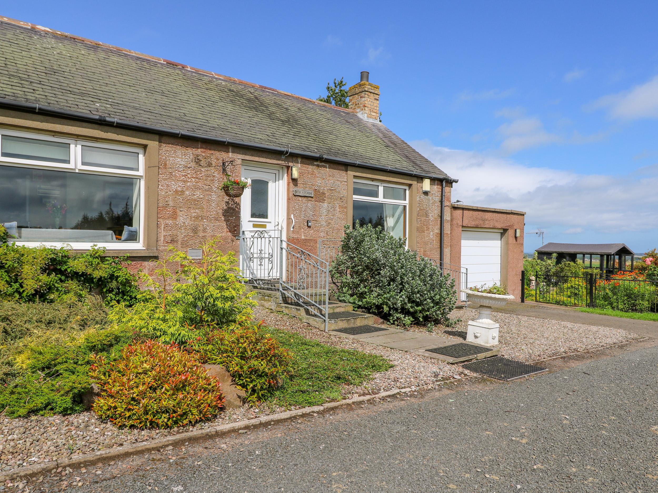 Holiday Cottage Reviews for Munro - Self Catering in Arbroath, Angus