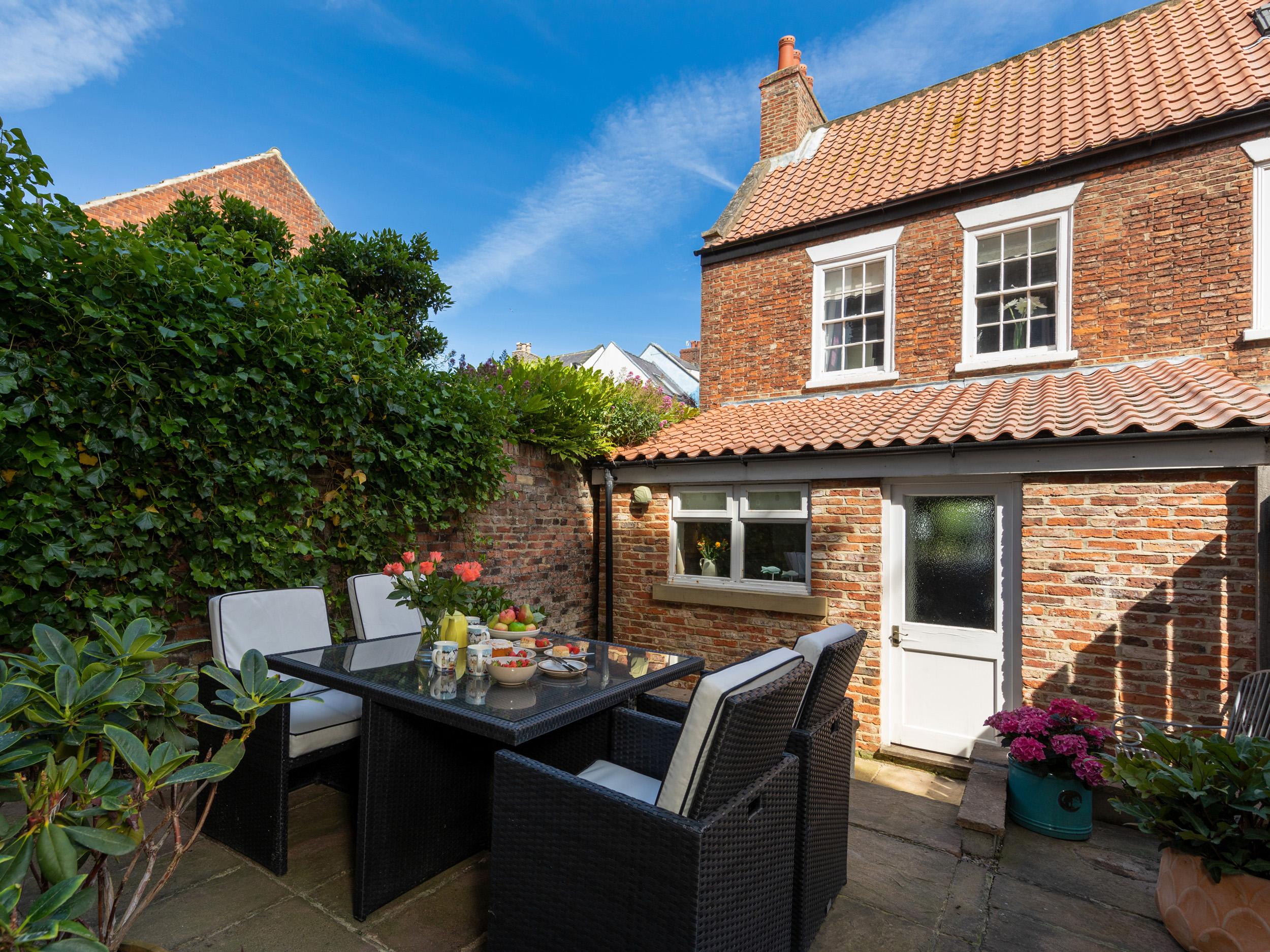 Holiday Cottage Reviews for Cobble Cottage - Holiday Cottage in Whitby, North Yorkshire