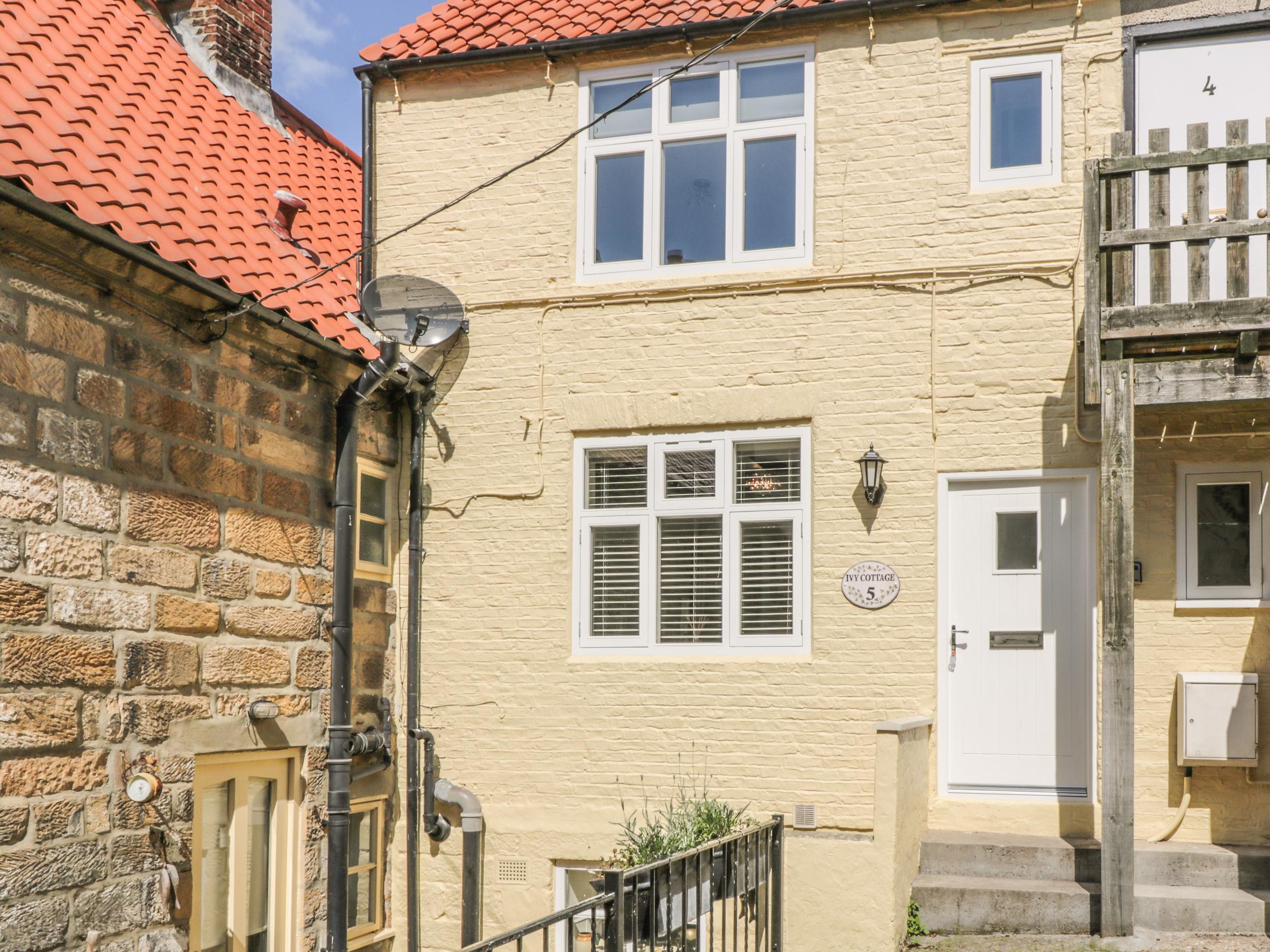 Holiday Cottage Reviews for Ivy Yard Cottage - Cottage Holiday in Whitby, North Yorkshire