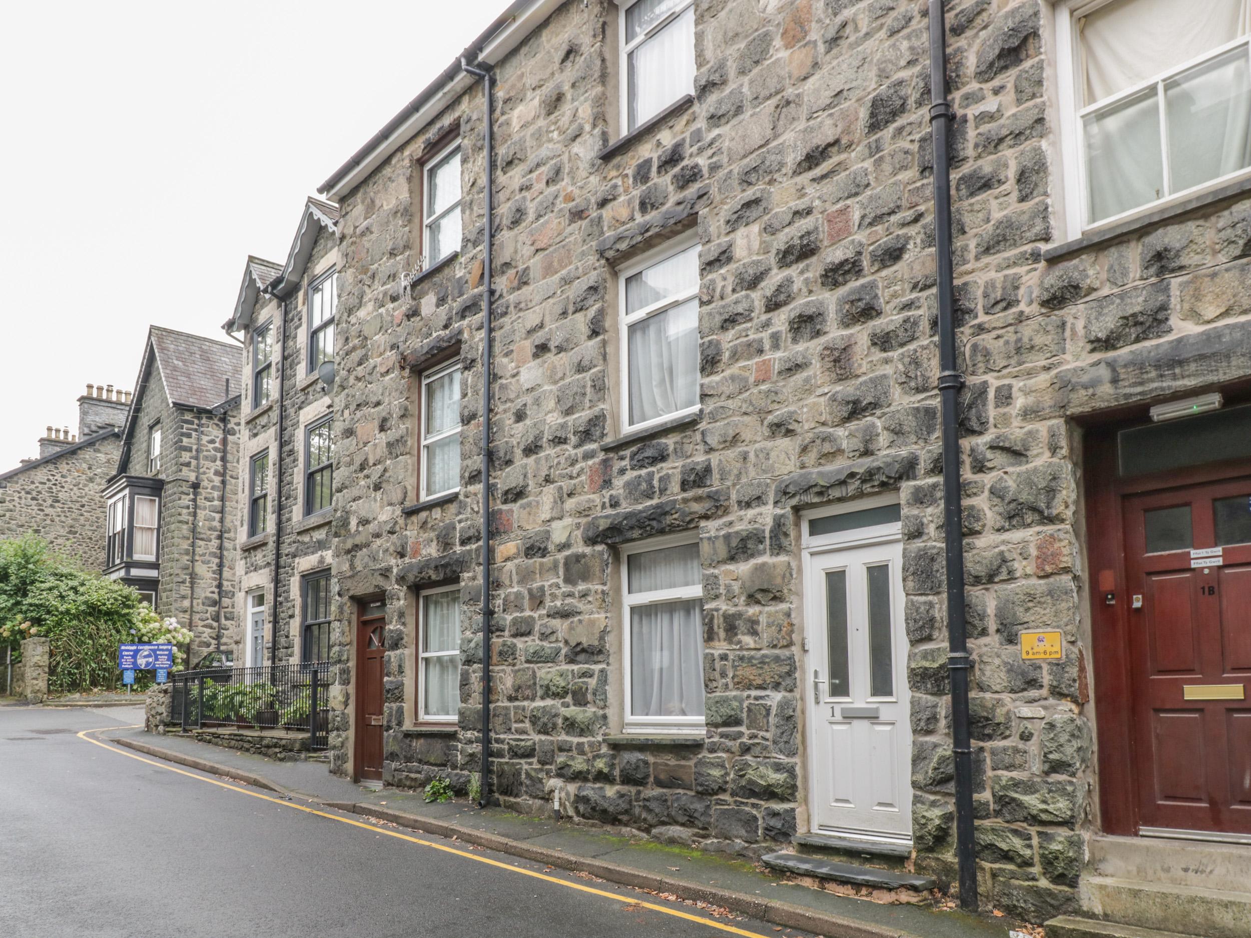 Holiday Cottage Reviews for 1 Springfield Street - Self Catering Property in Dolgellau, Gwynedd