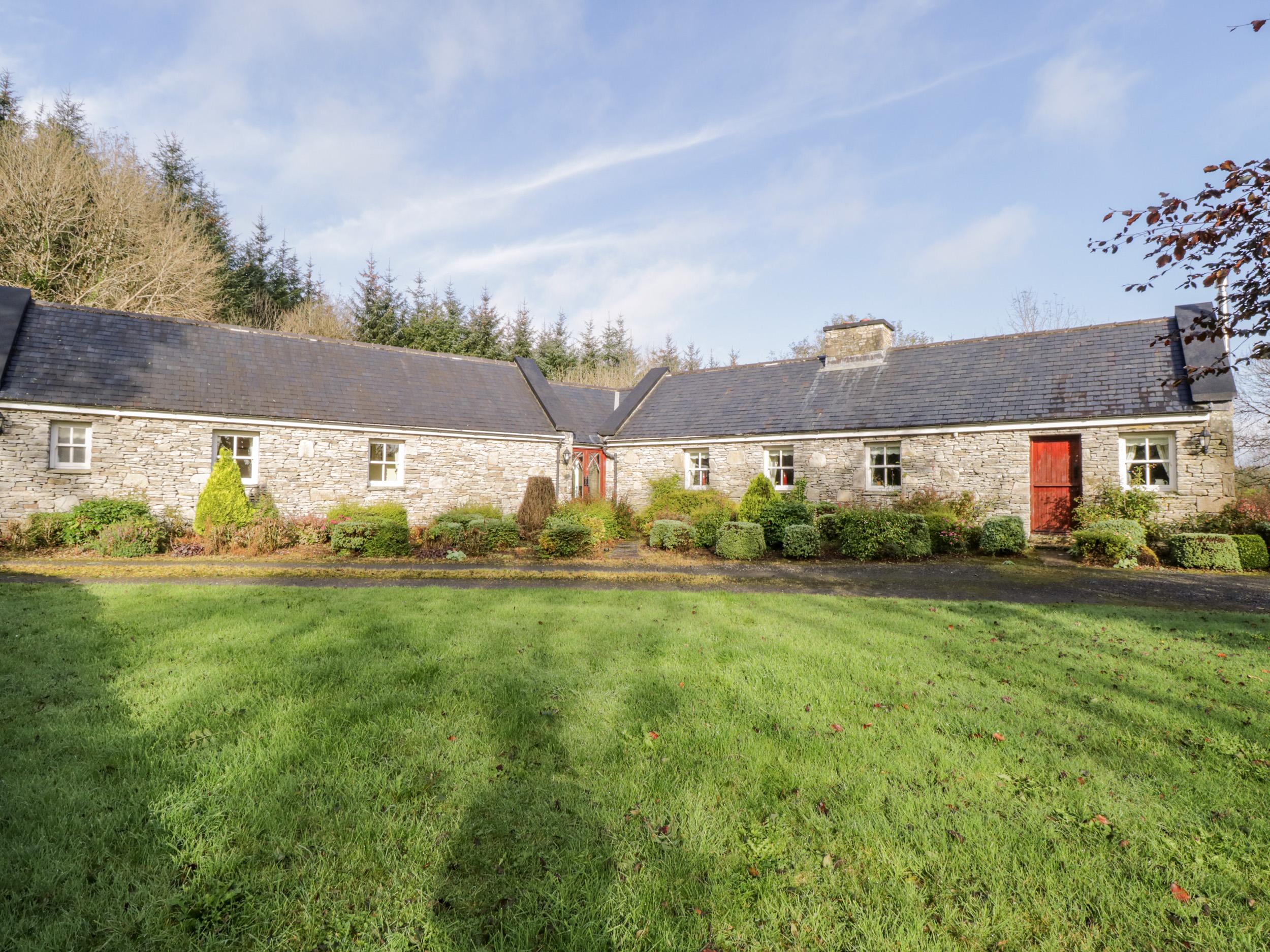 Holiday Cottage Reviews for Cluaincarraig - Cottage Holiday in Knock, Mayo