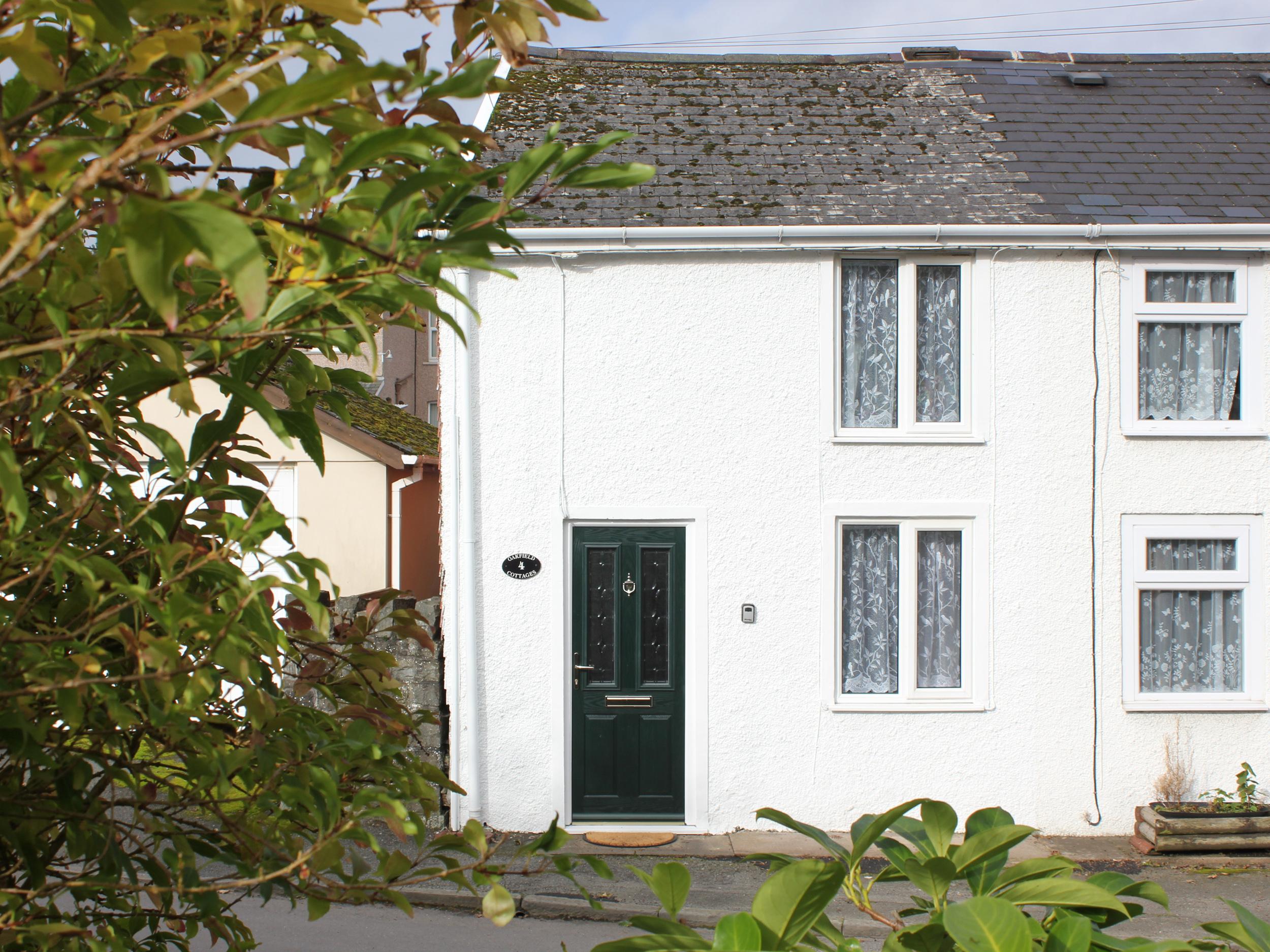 4 Oakfield Cottages