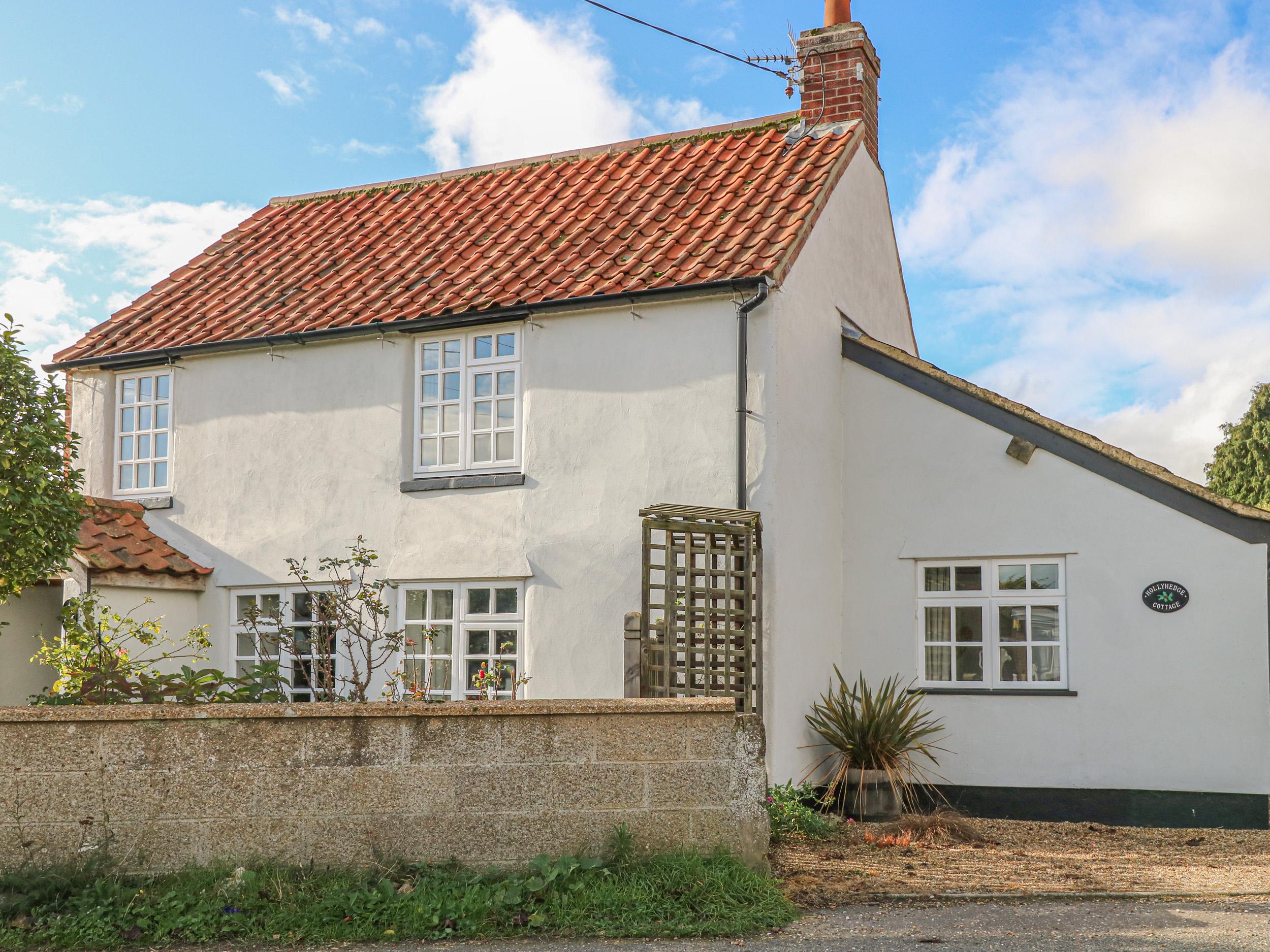 Holiday Cottage Reviews for Hollyhedge Cottage - Self Catering Property in Briston, Norfolk