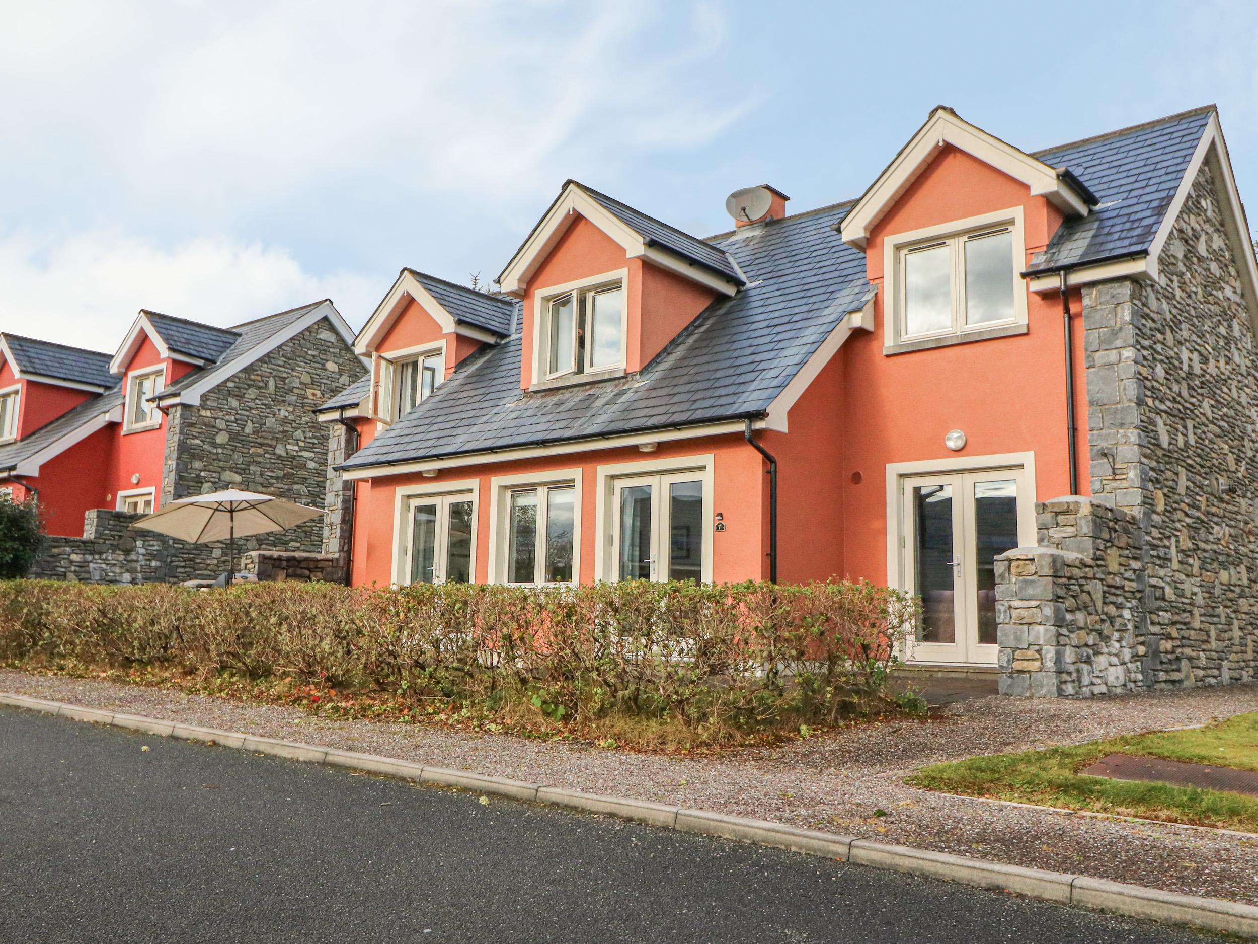 Holiday Cottage Reviews for Ring of Kerry Golf Club Cottage - Holiday Cottage in Kenmare, Kerry