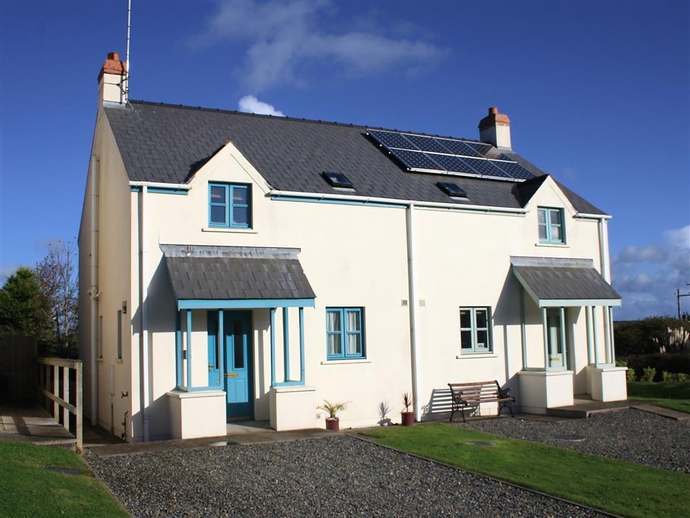 Holiday Cottage Reviews for 14 Green Meadow Close - Cottage Holiday in Haverfordwest, Pembrokeshire