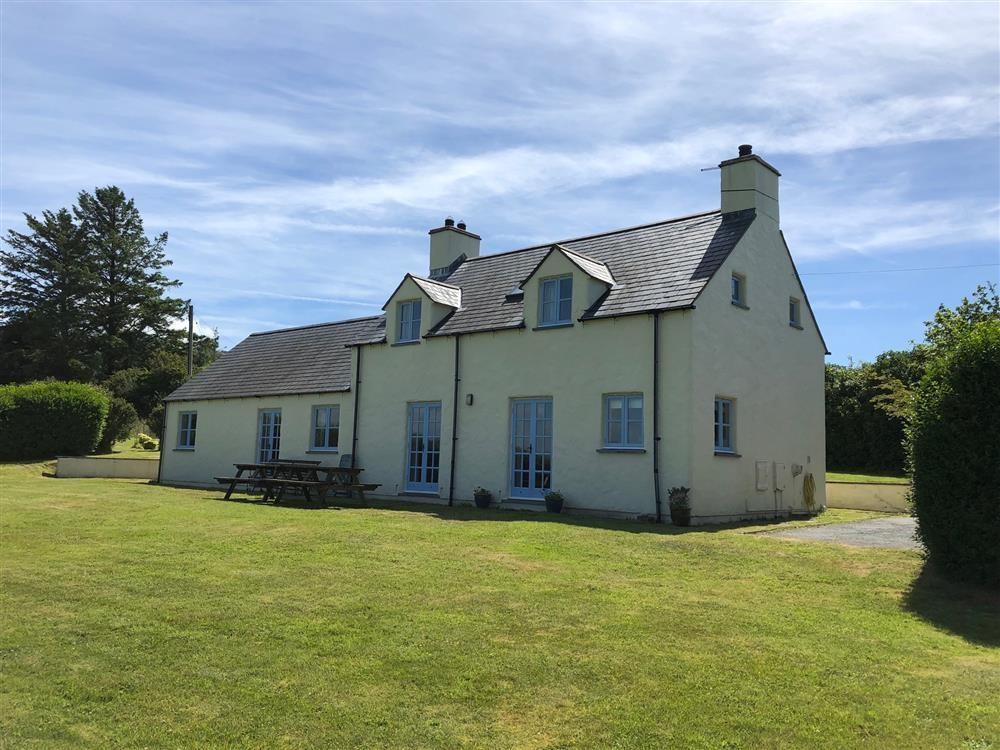 Holiday Cottage Reviews for Brynceirios - Cottage Holiday in Newport, Pembrokeshire