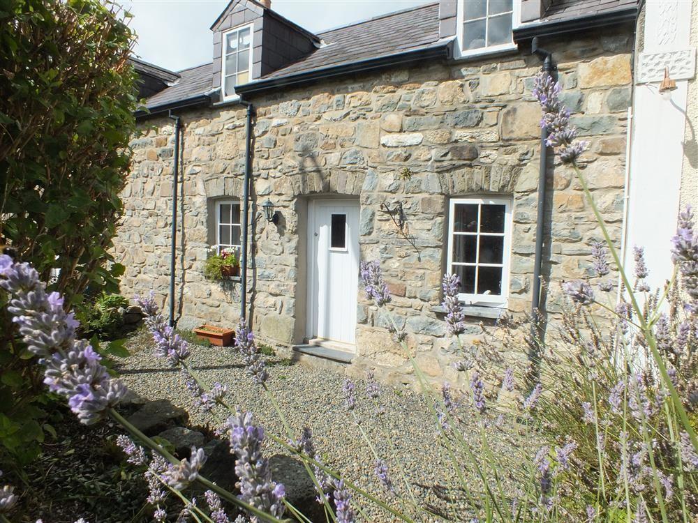 Holiday Cottage Reviews for Middle Cottage - Holiday Cottage in Newport, Pembrokeshire