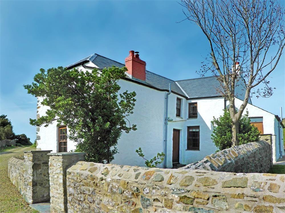 Holiday Cottage Reviews for Panteurig Farmhouse - Self Catering in Goodwick, Pembrokeshire