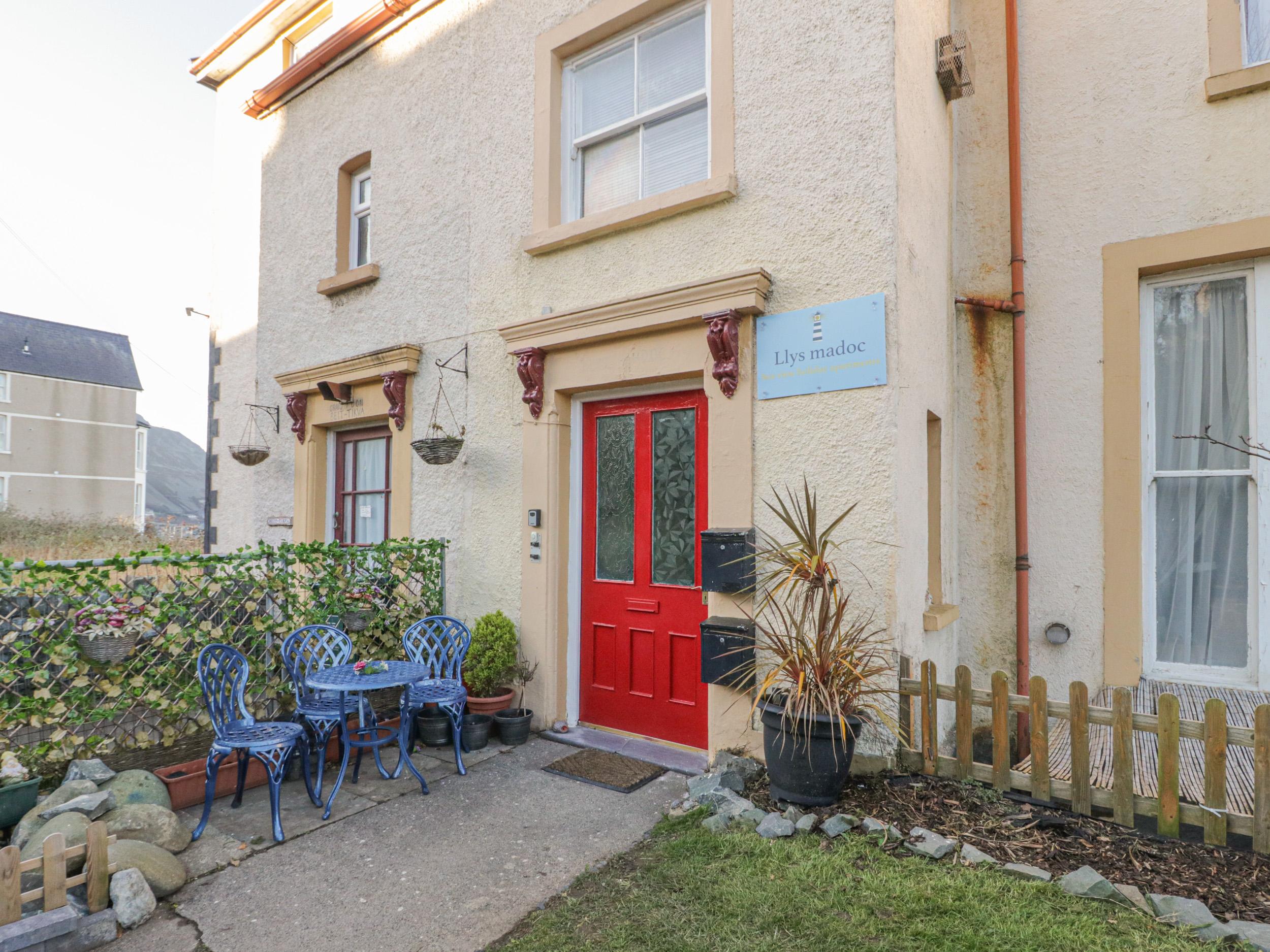 Holiday Cottage Reviews for First Floor Flat - Self Catering Property in Penmaenmawr, Conwy