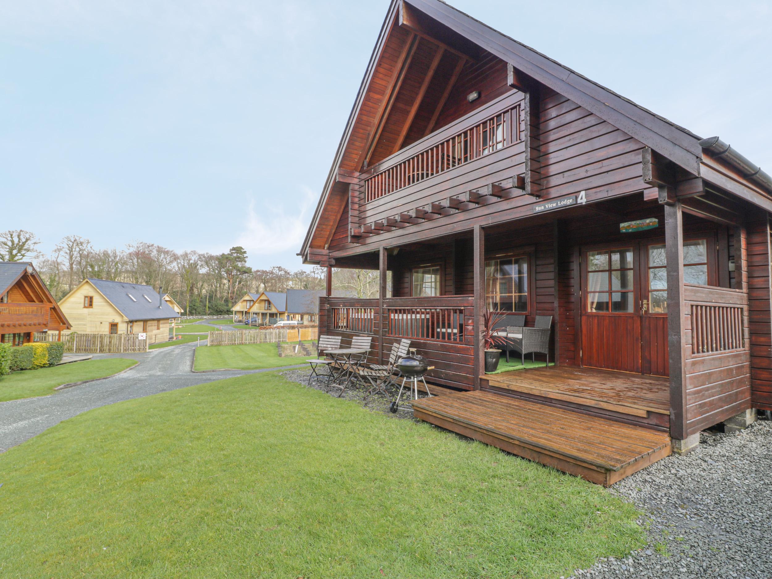 Holiday Cottage Reviews for Sun View Lodge - Self Catering in Llanbedr, Gwynedd