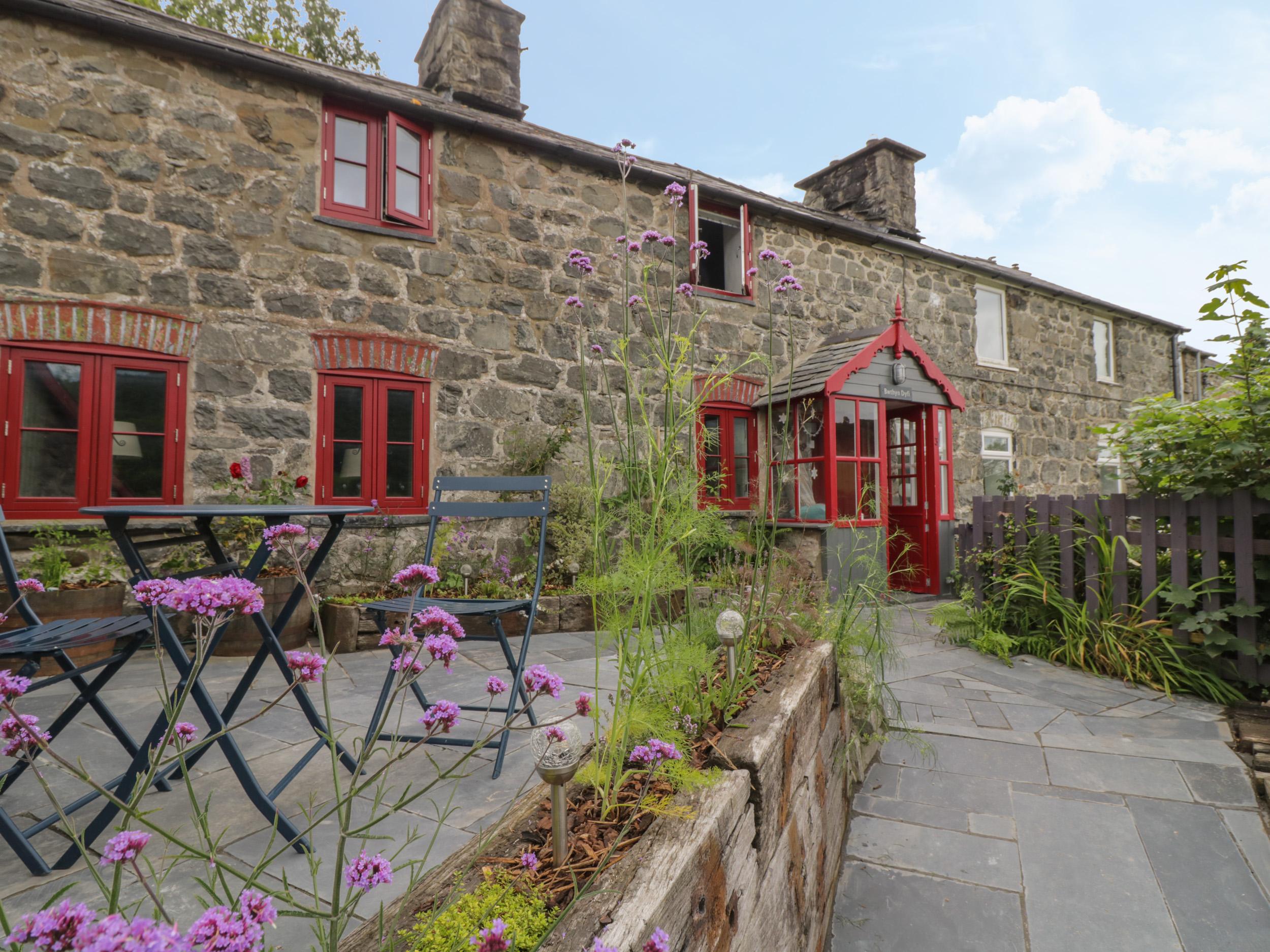 Holiday Cottage Reviews for Bwthyn Dyfi - Self Catering in Machynlleth, Powys