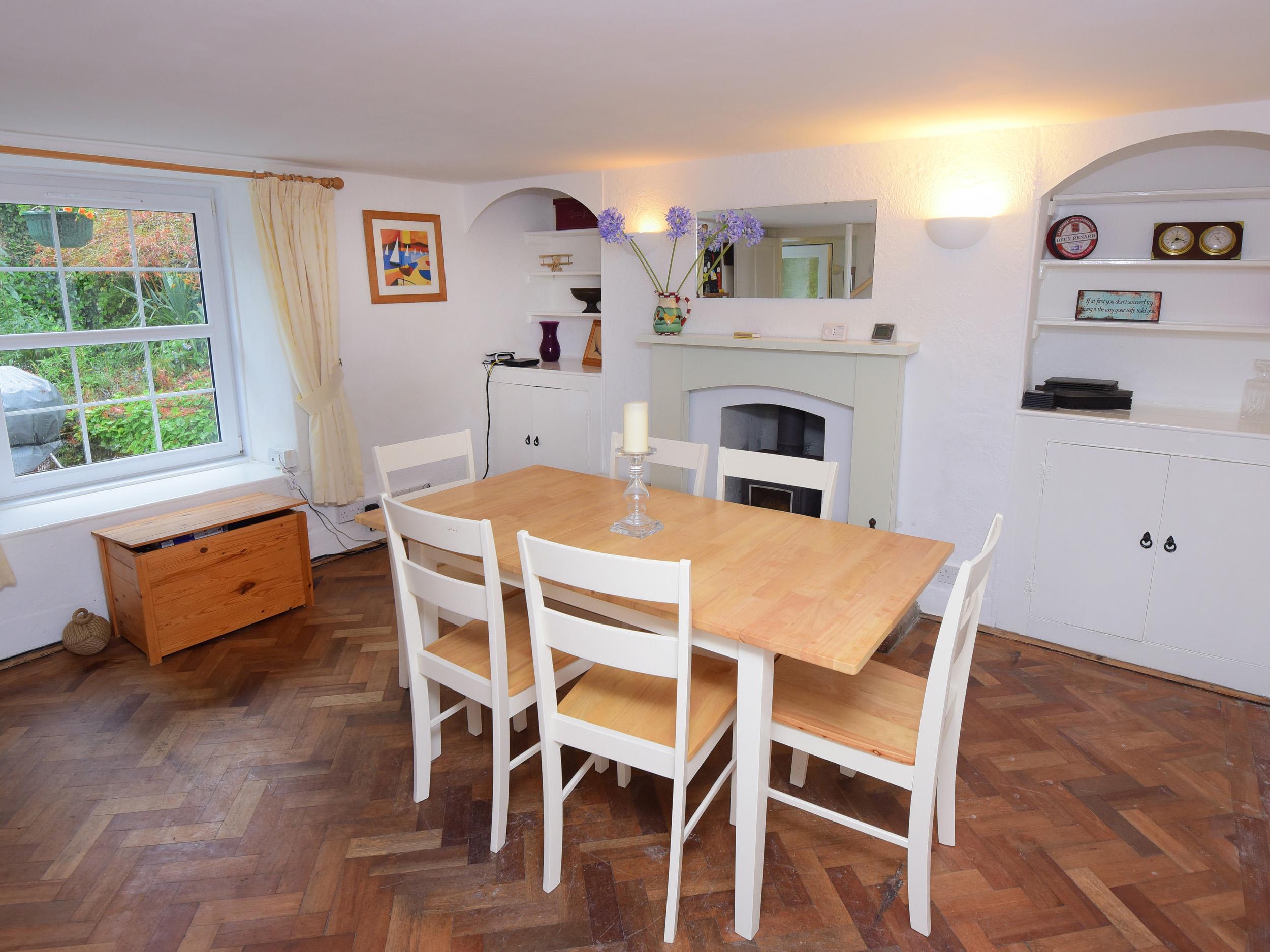 Holiday Cottage Reviews for Mill Mooring - Holiday Cottage in Falmouth, Cornwall inc Scilly