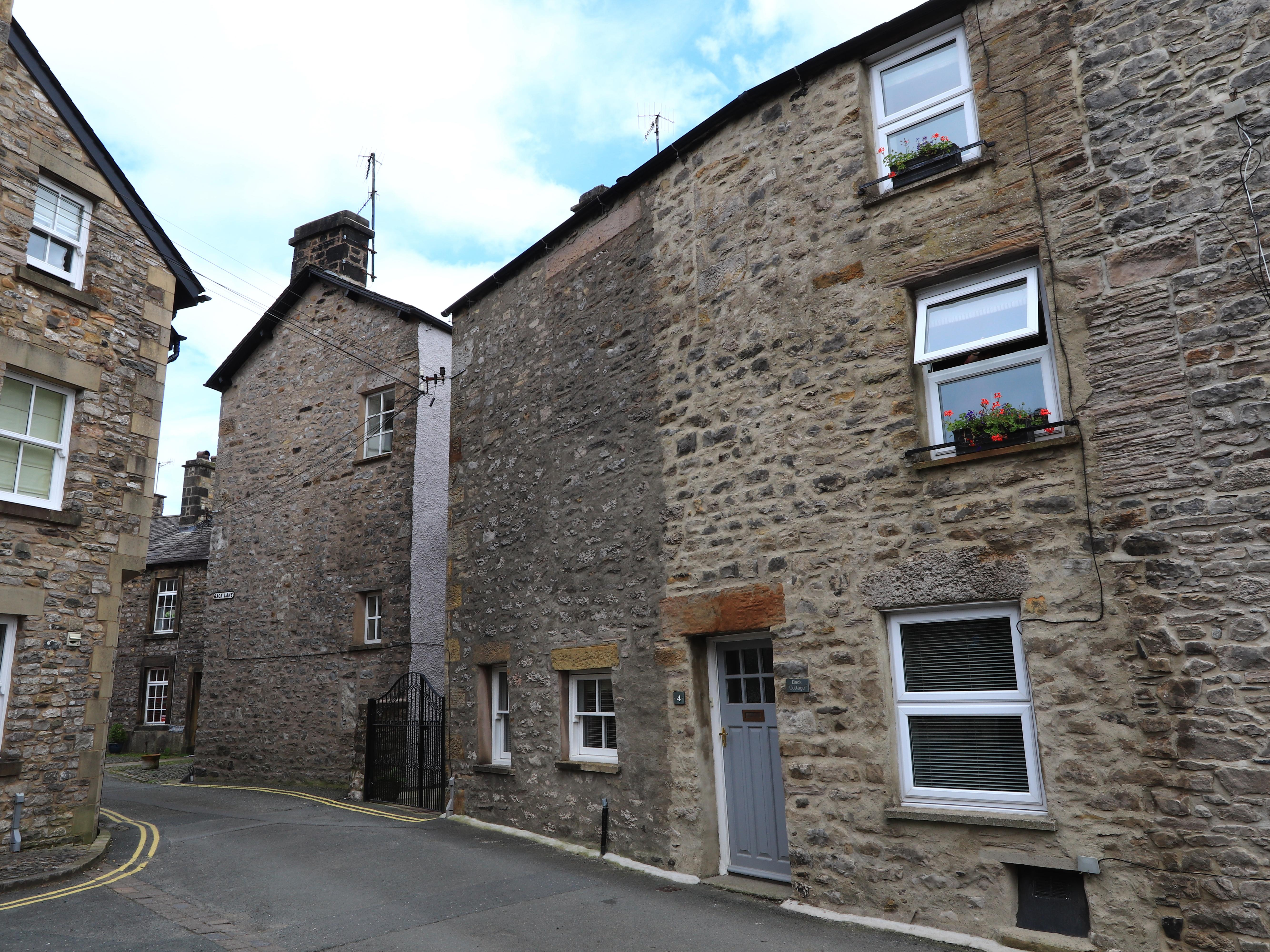 Holiday Cottage Reviews for Back Cottage - Self Catering in Kirkby Lonsdale, Cumbria