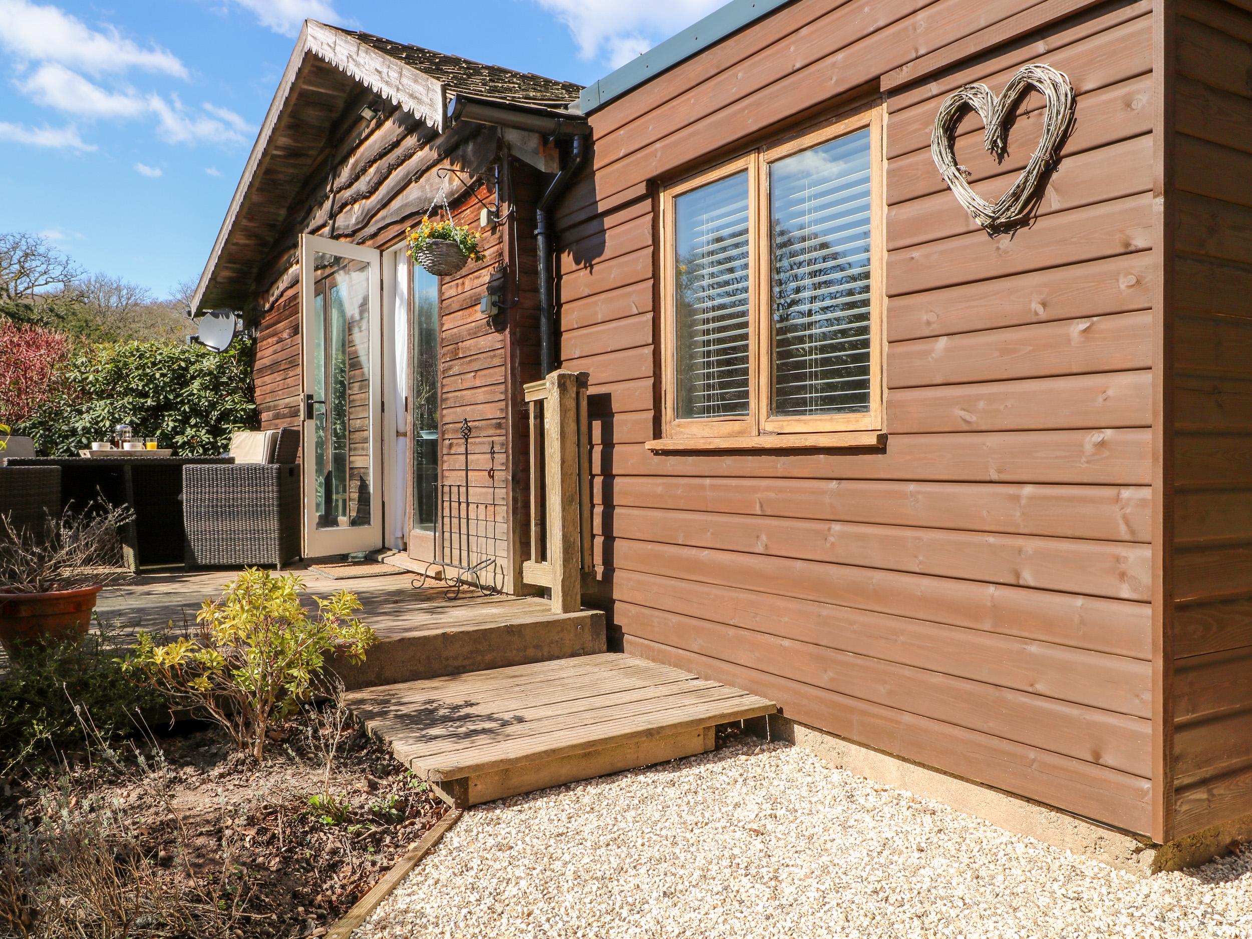 Holiday Cottage Reviews for Woodmancote Lodge - Holiday Cottage in Chichester, West Sussex