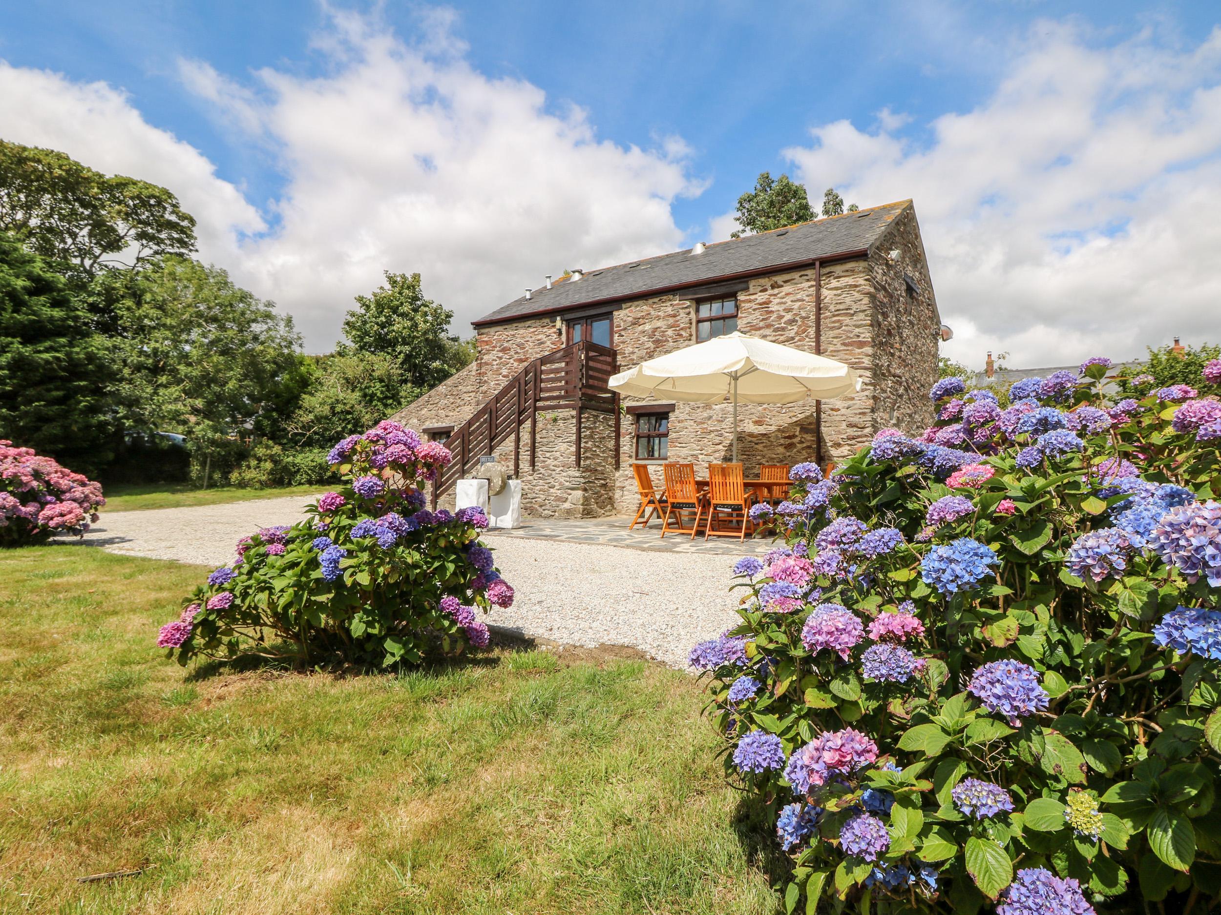 Holiday Cottage Reviews for 2 Pencoose Barns - Holiday Cottage in Truro, Cornwall inc Scilly
