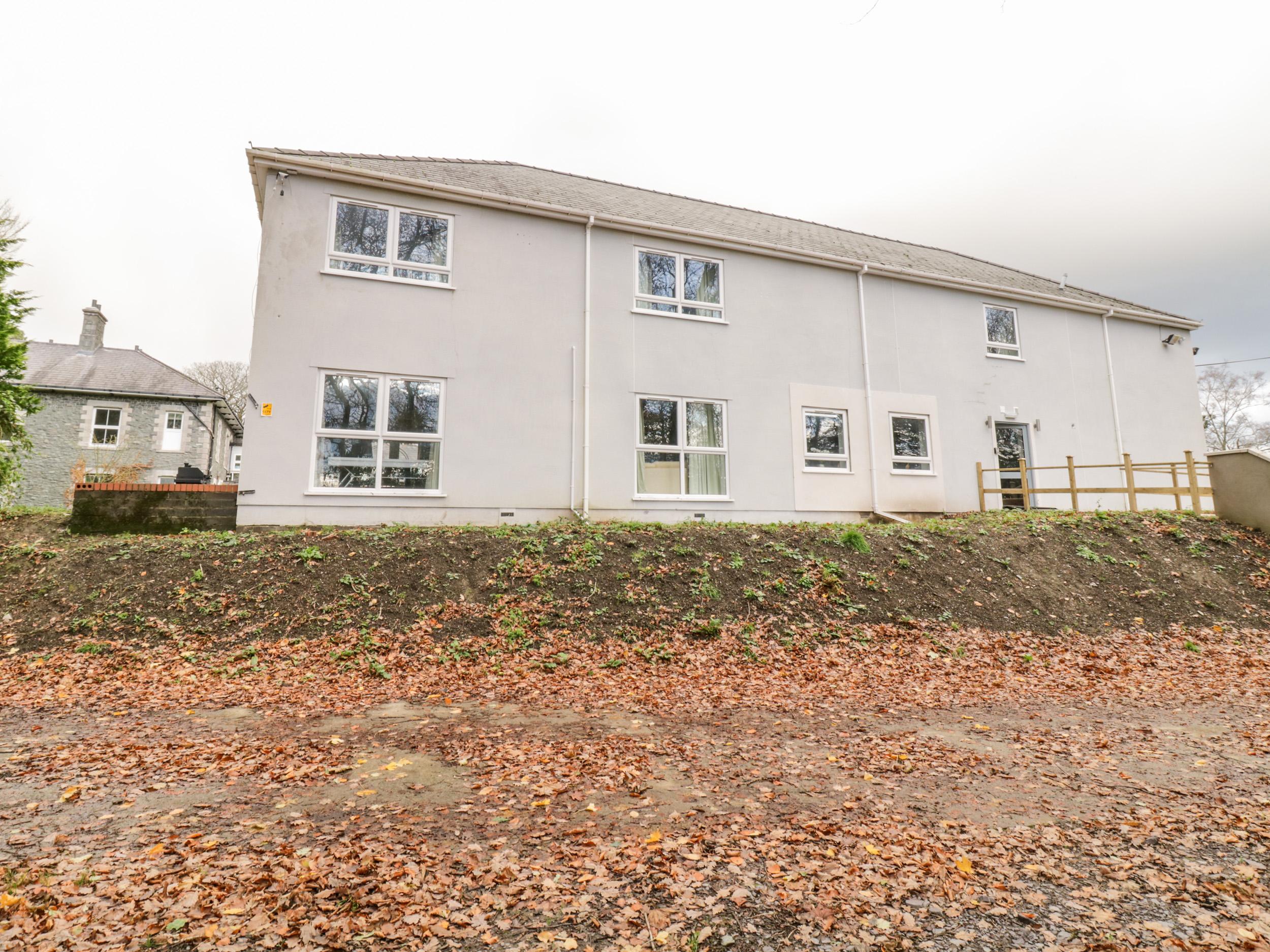 Cadwaladr 2, Caernarfon, Gwynedd Holiday Cottage Reviews