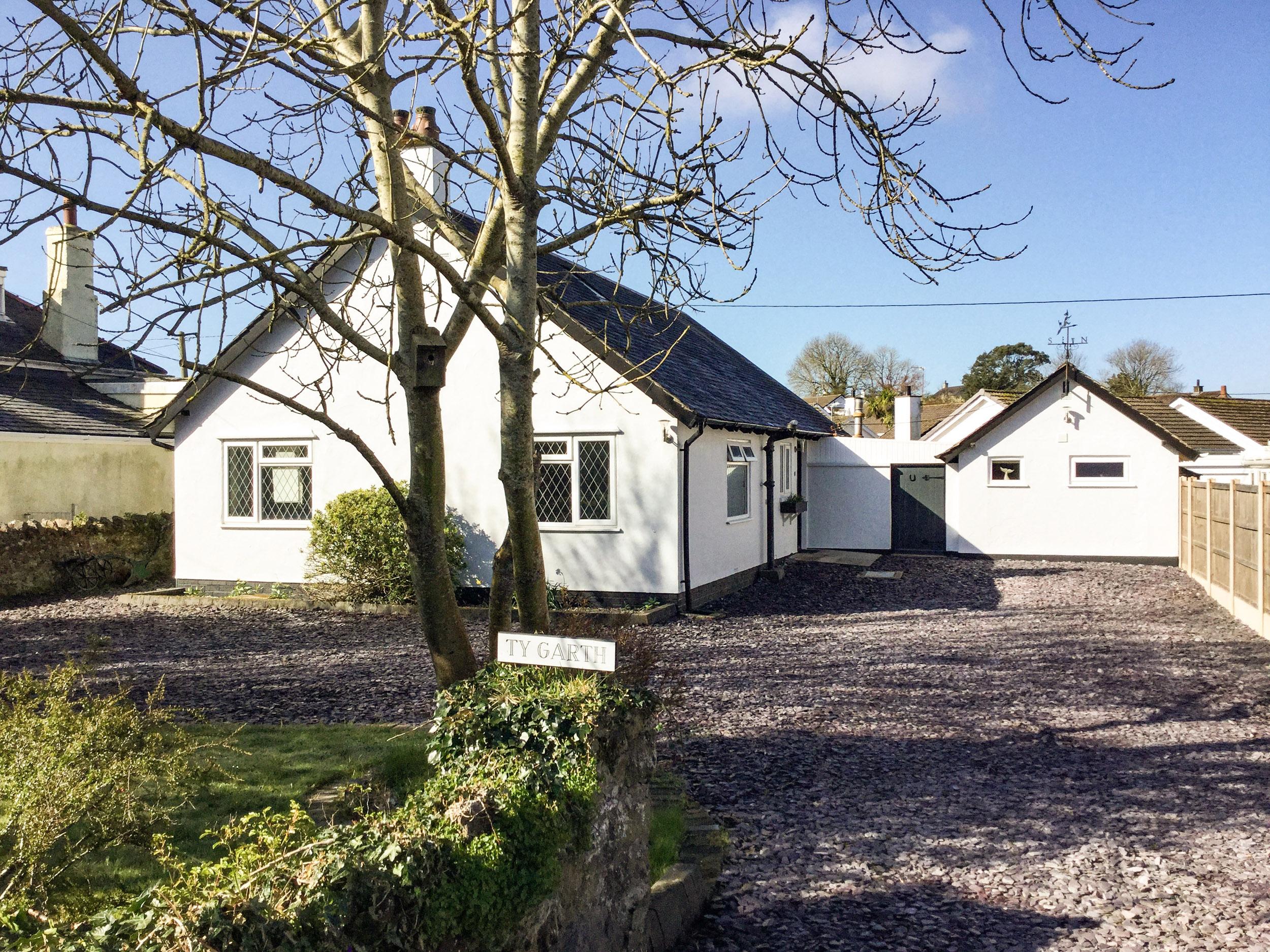 Holiday Cottage Reviews for Ty Garth - Cottage Holiday in Benllech, Isle of Anglesey