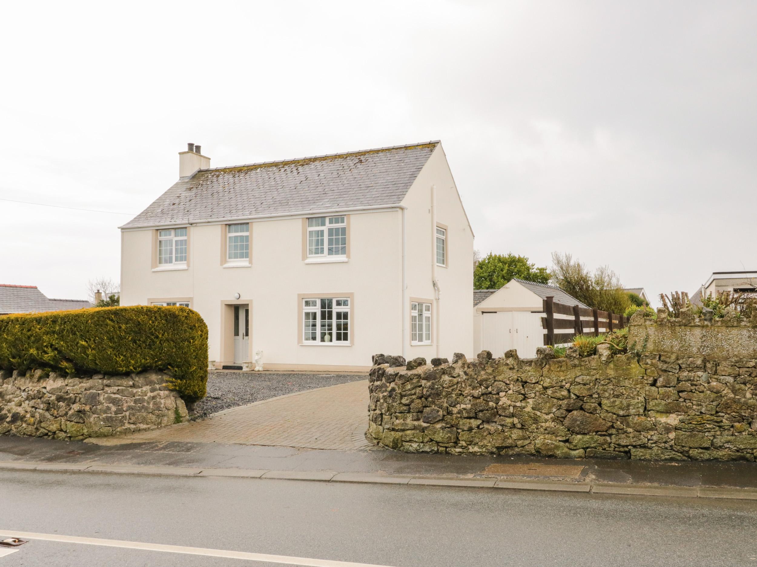 Holiday Cottage Reviews for Halcyon - Holiday Cottage in Benllech, Isle of Anglesey