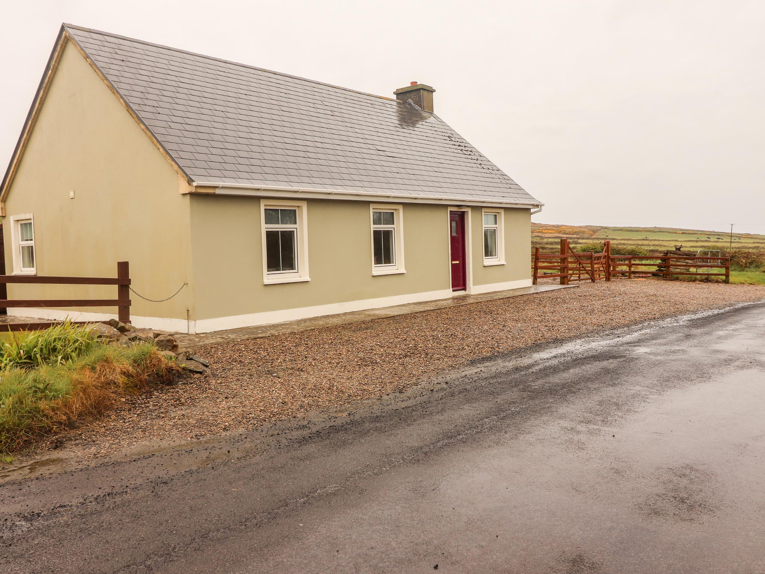 Holiday Cottage Reviews for Newtown Cottage - Self Catering in Carrigaholt, Clare