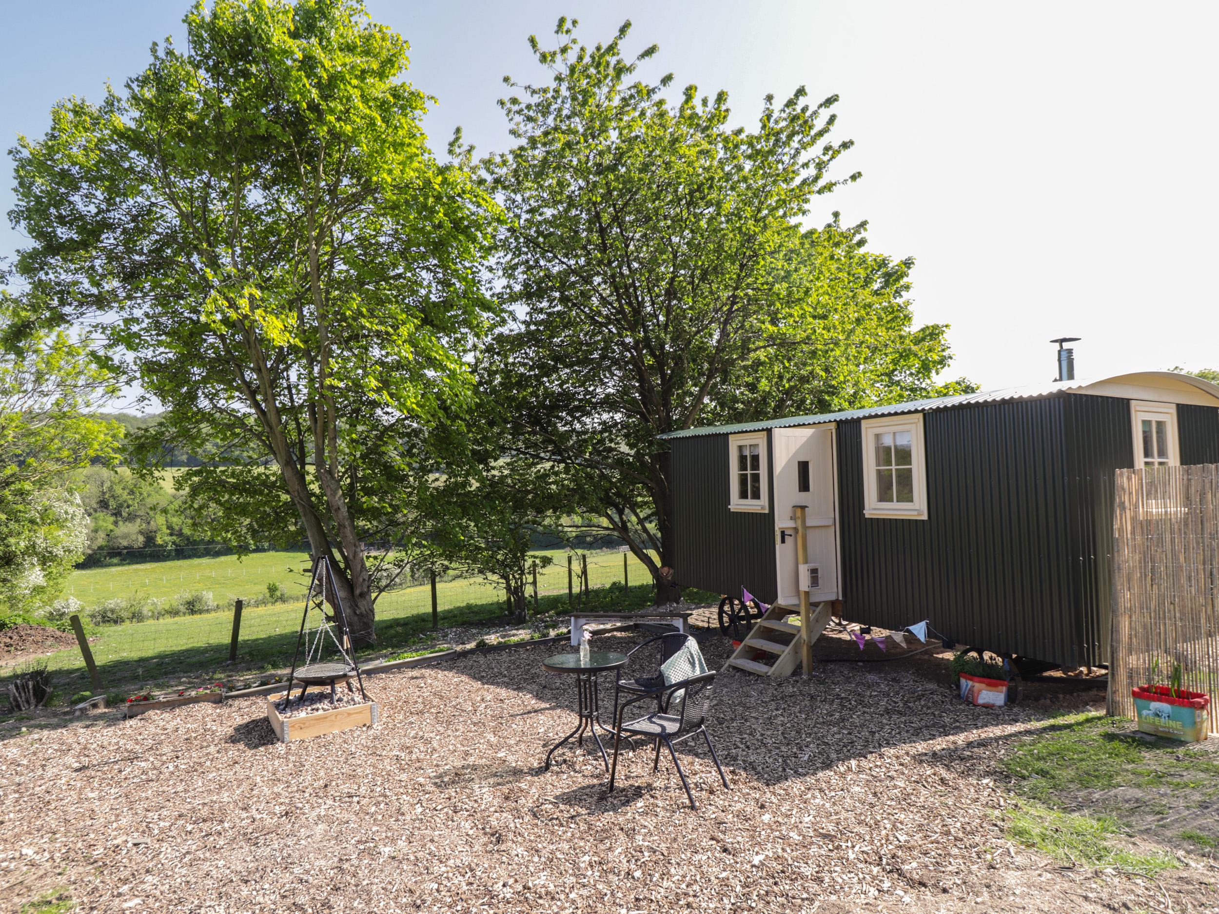 Holiday Cottage Reviews for The Shepherds Hut at Marley - Holiday Cottage in Barham, Kent