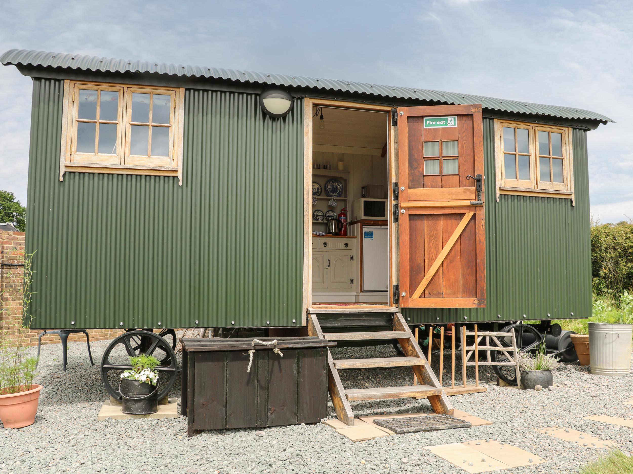 Holiday Cottage Reviews for Shepherds Hut - Holiday Cottage in Lewes, East Sussex