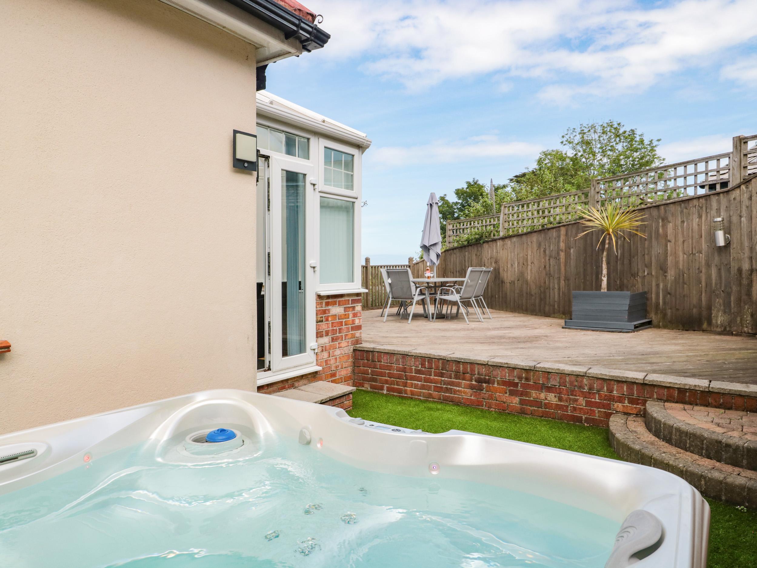 Holiday Cottage Reviews for Flat 2 Channel View - Holiday Cottage in Torquay, Devon