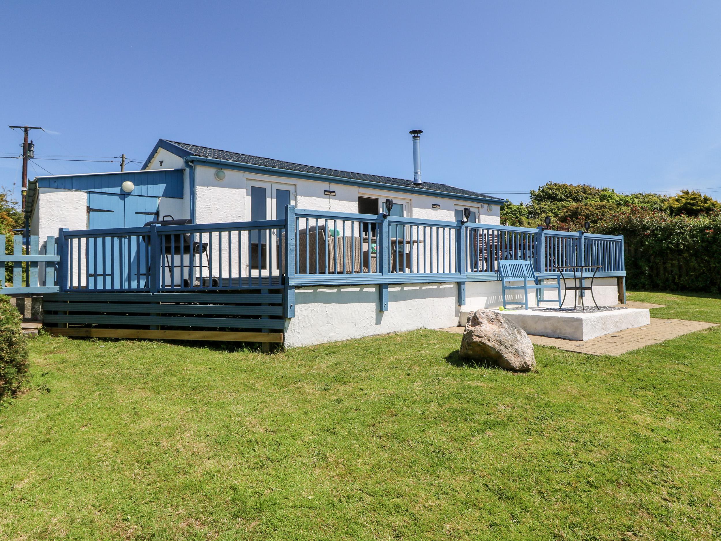 Holiday Cottage Reviews for Harbour Lights - Self Catering Property in Church Bay, Isle of Anglesey
