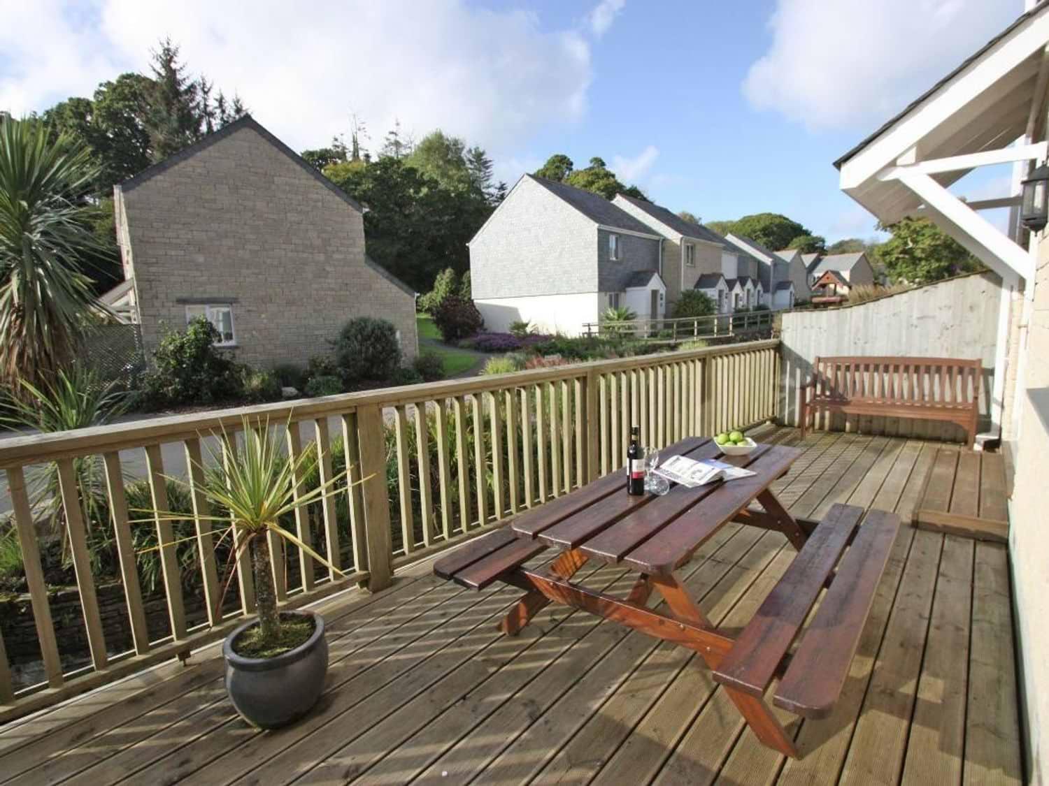 Holiday Cottage Reviews for Waters Edge - Holiday Cottage in Falmouth, Cornwall inc Scilly