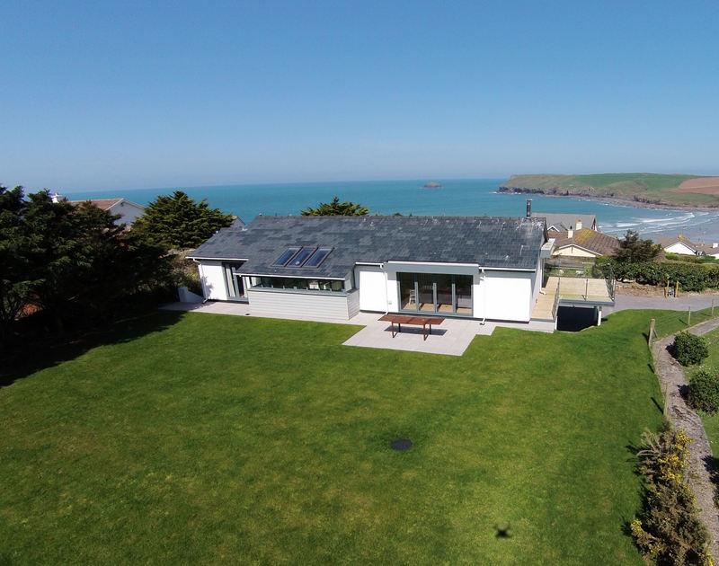 Holiday Cottage Reviews for The Crest - Holiday Cottage in Polzeath, Cornwall Inc Scilly