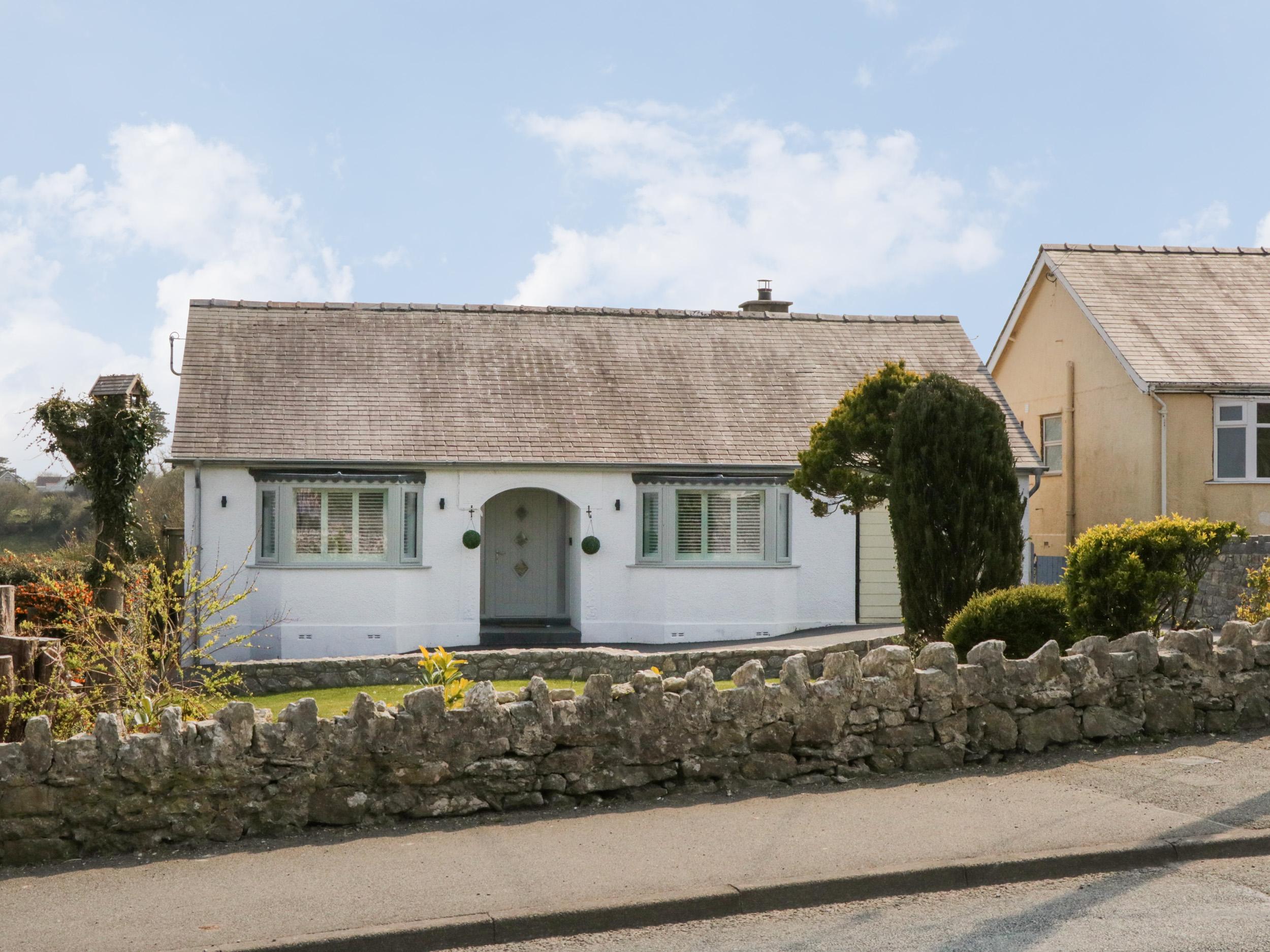 Holiday Cottage Reviews for Tyddyn Glas - Holiday Cottage in Benllech, Isle of Anglesey