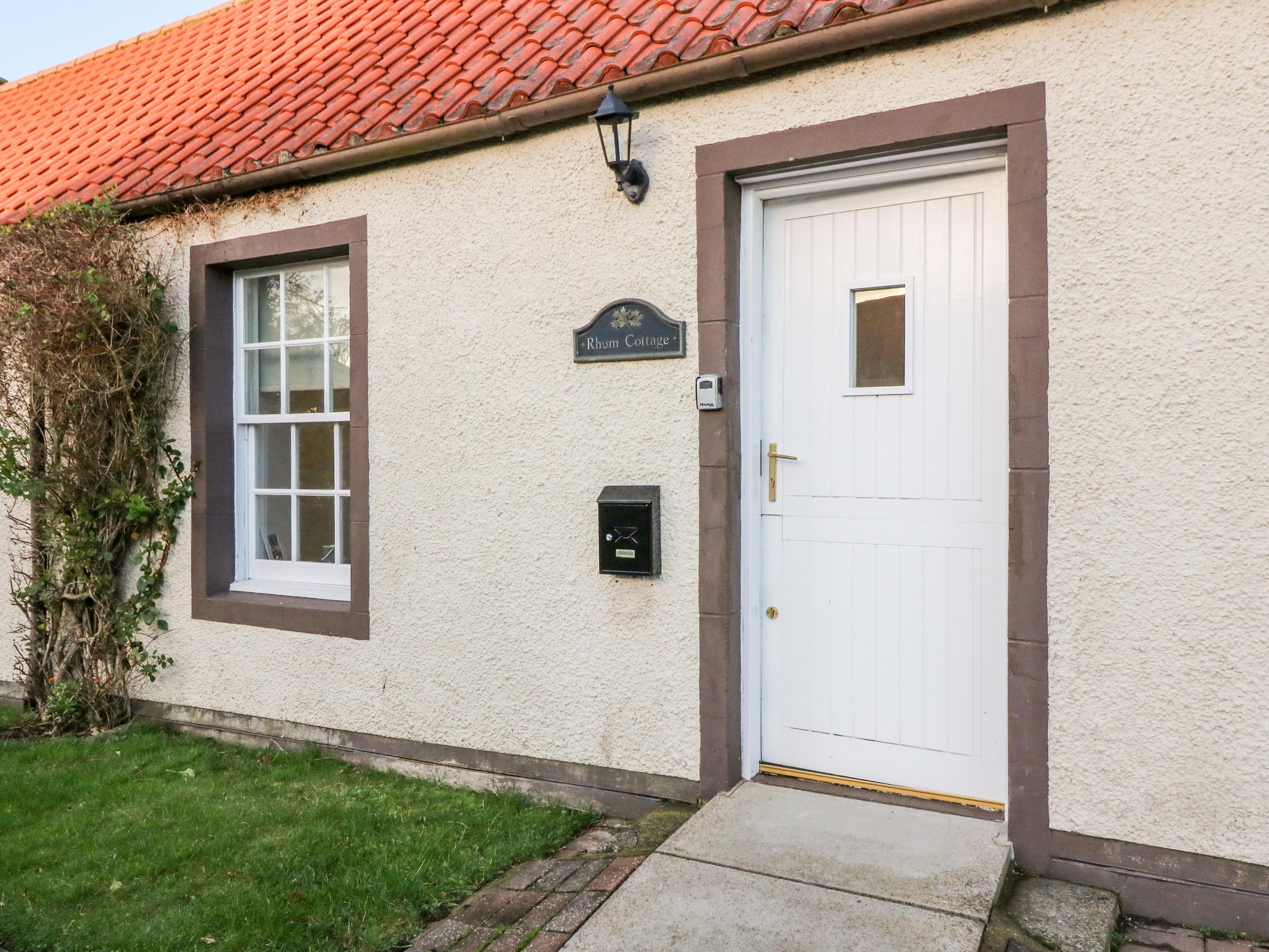 Holiday Cottage Reviews for Rhum Cottage - Holiday Cottage in Cupar, Fife