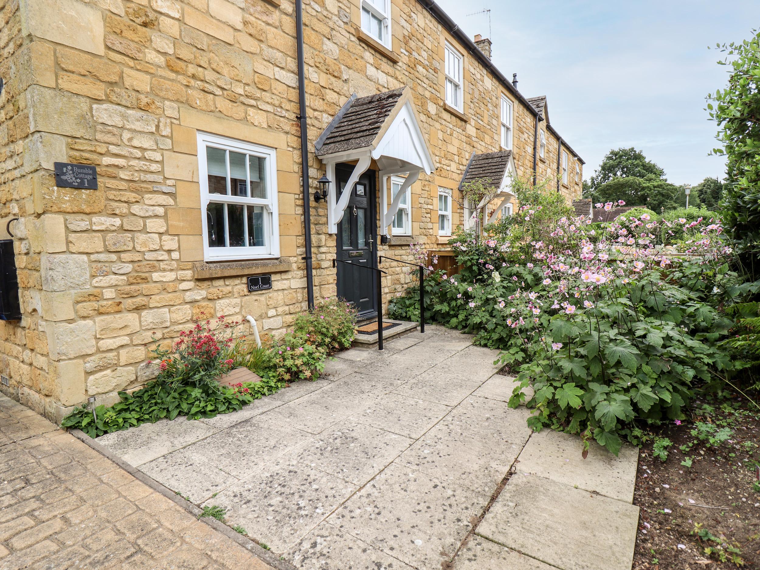 Holiday Cottage Reviews for Bumble Cottage - Self Catering Property in Chipping Campden, Gloucestershire
