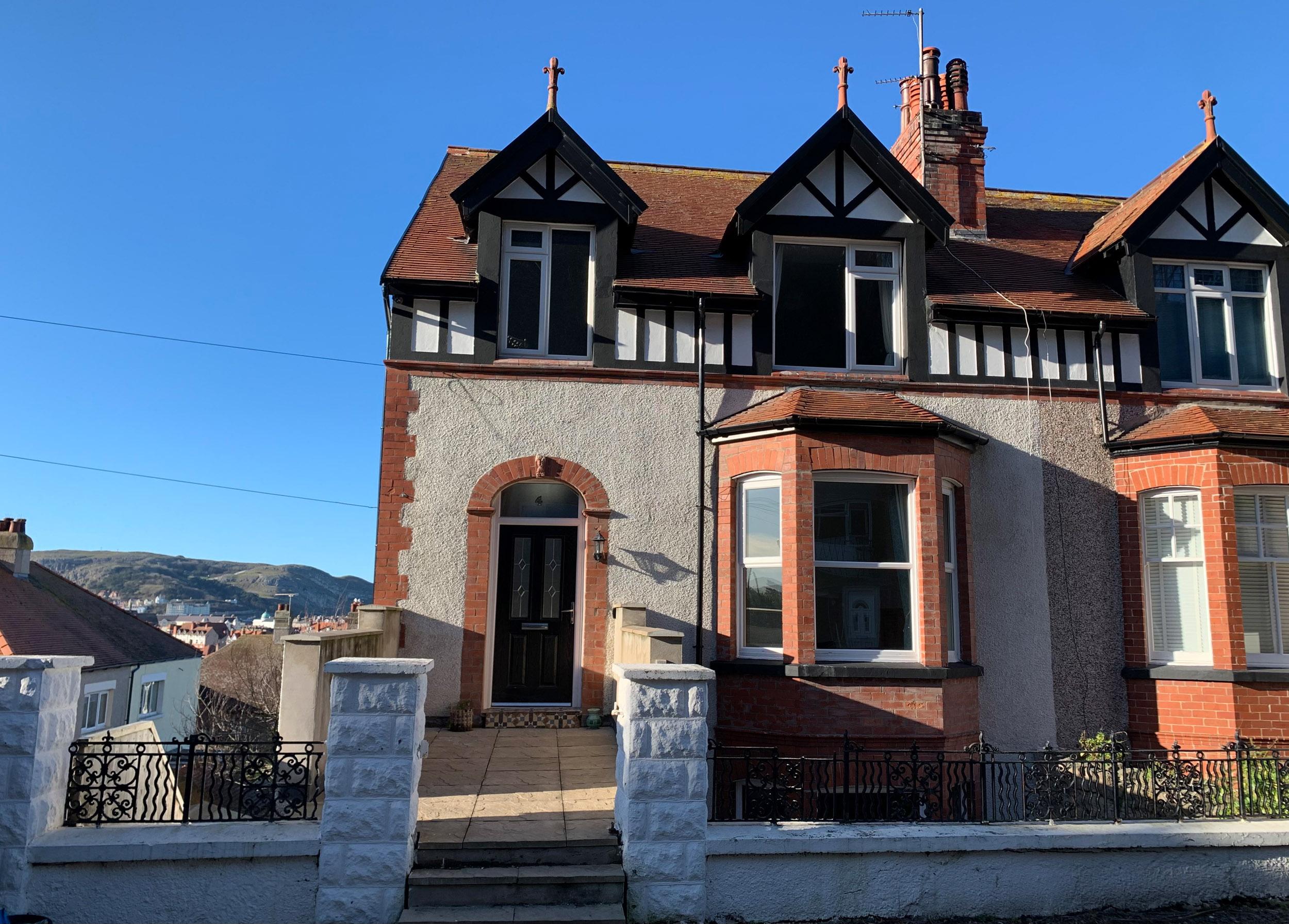 Holiday Cottage Reviews for 4 Tan Y Bryn Road - Self Catering Property in Llandudno, Conwy