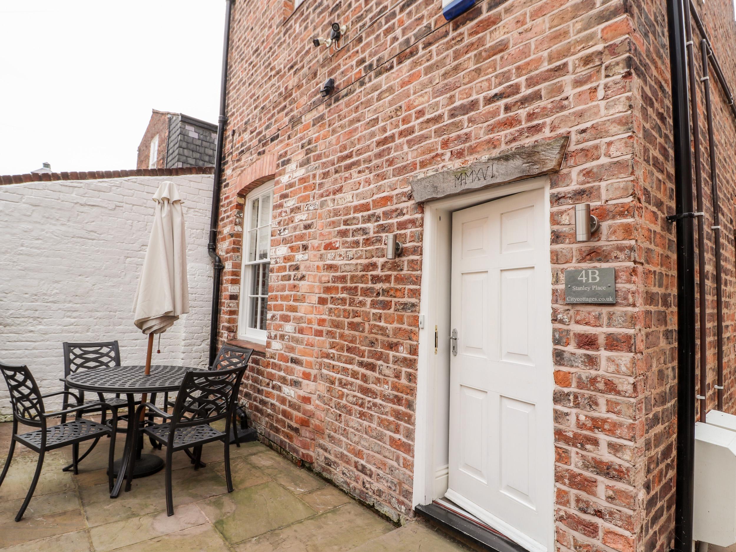 Holiday Cottage Reviews for Flat 4B - Self Catering in Chester, Cheshire