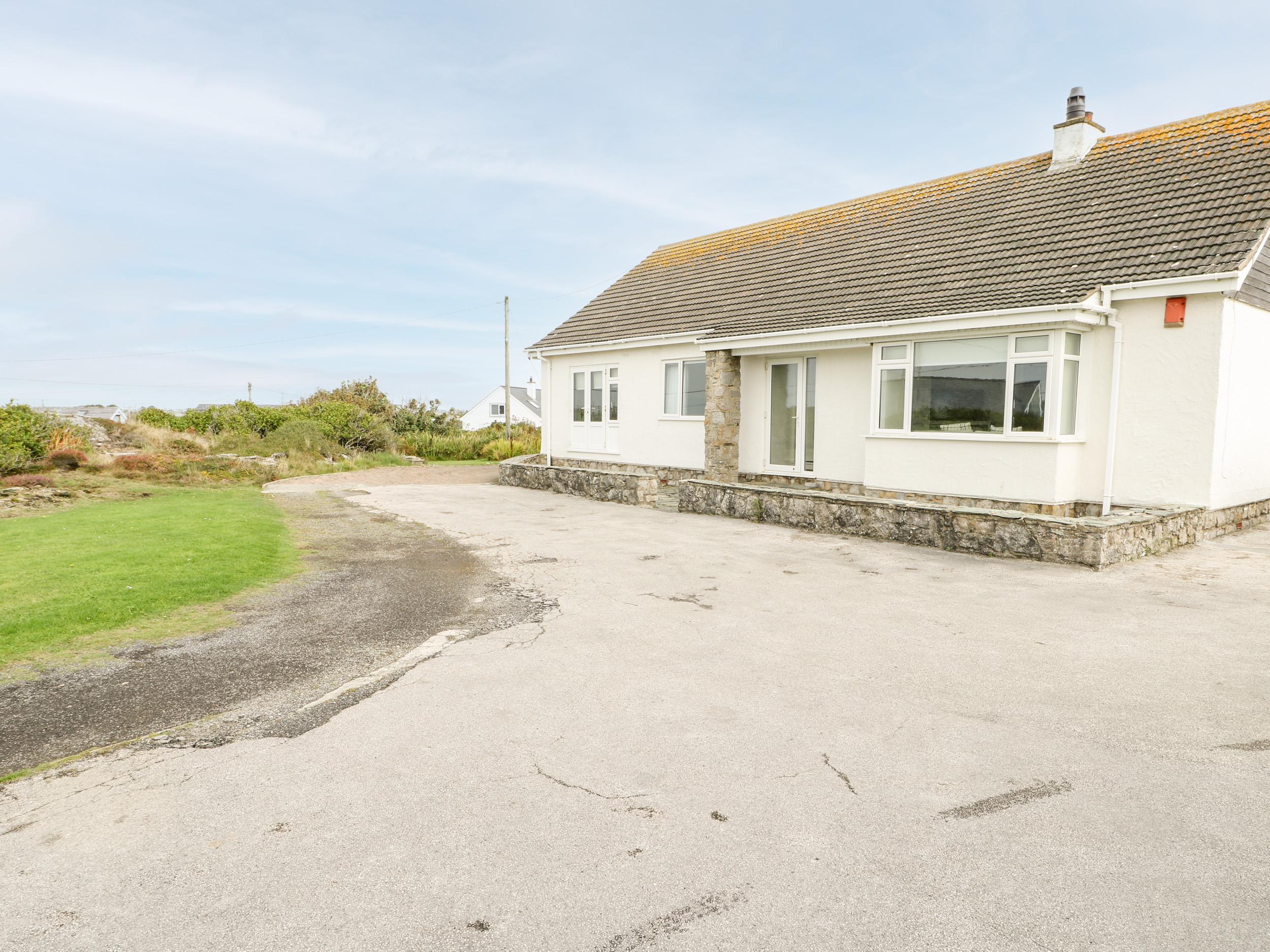 Holiday Cottage Reviews for Moorside - Holiday Cottage in Trearddur Bay, Isle of Anglesey