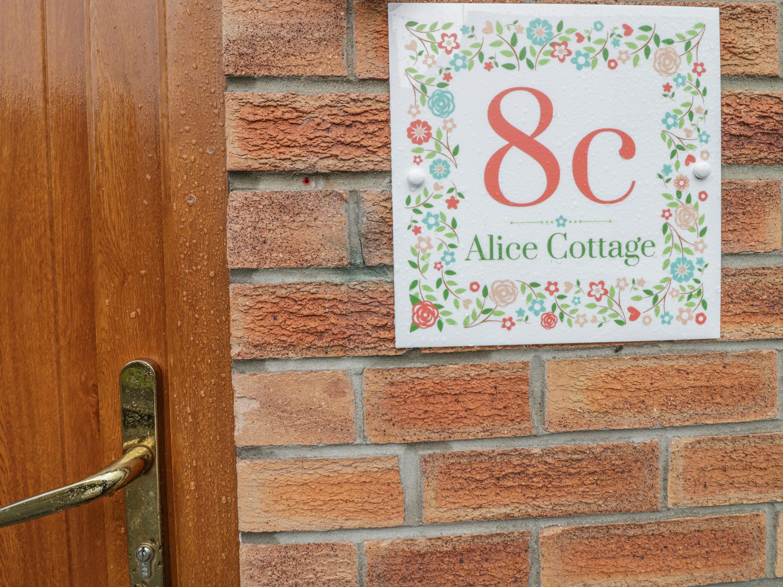 Holiday Cottage Reviews for Alice Cottage - Self Catering Property in Llandudno, Conwy