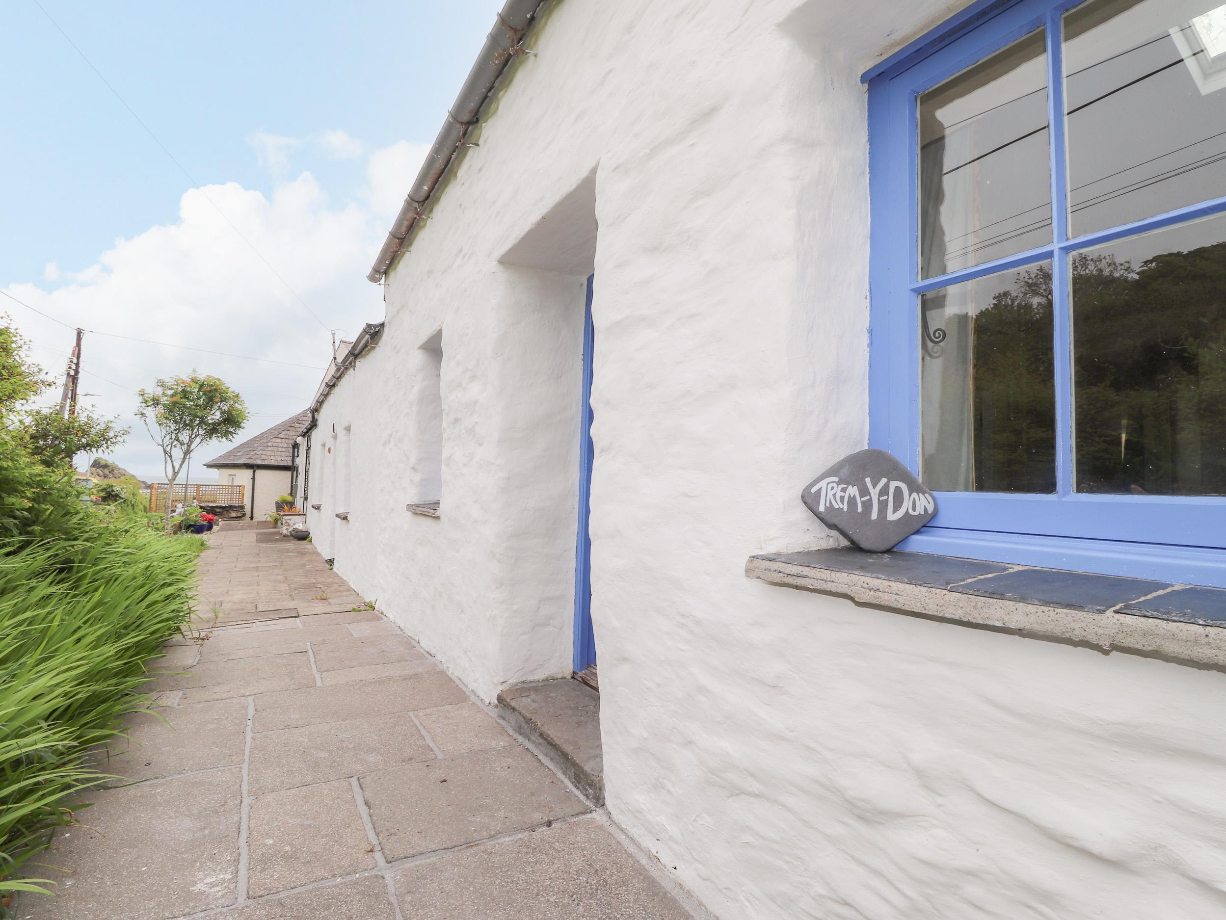 Holiday Cottage Reviews for Trem Y Don - Holiday Cottage in Dinas Cross, Pembrokeshire
