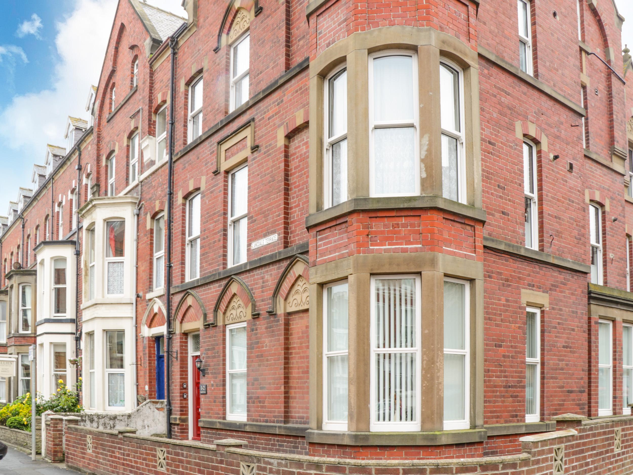 Holiday Cottage Reviews for St Hilda's Corner House - Cottage Holiday in Whitby, North Yorkshire